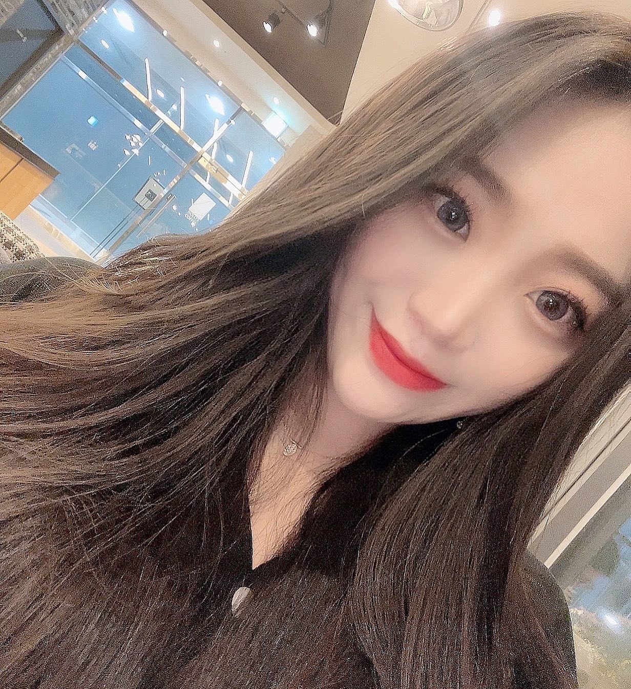 오랜만에 여기에 셀카올리기🤟🏽🍂
감기조심하세여💚🥺