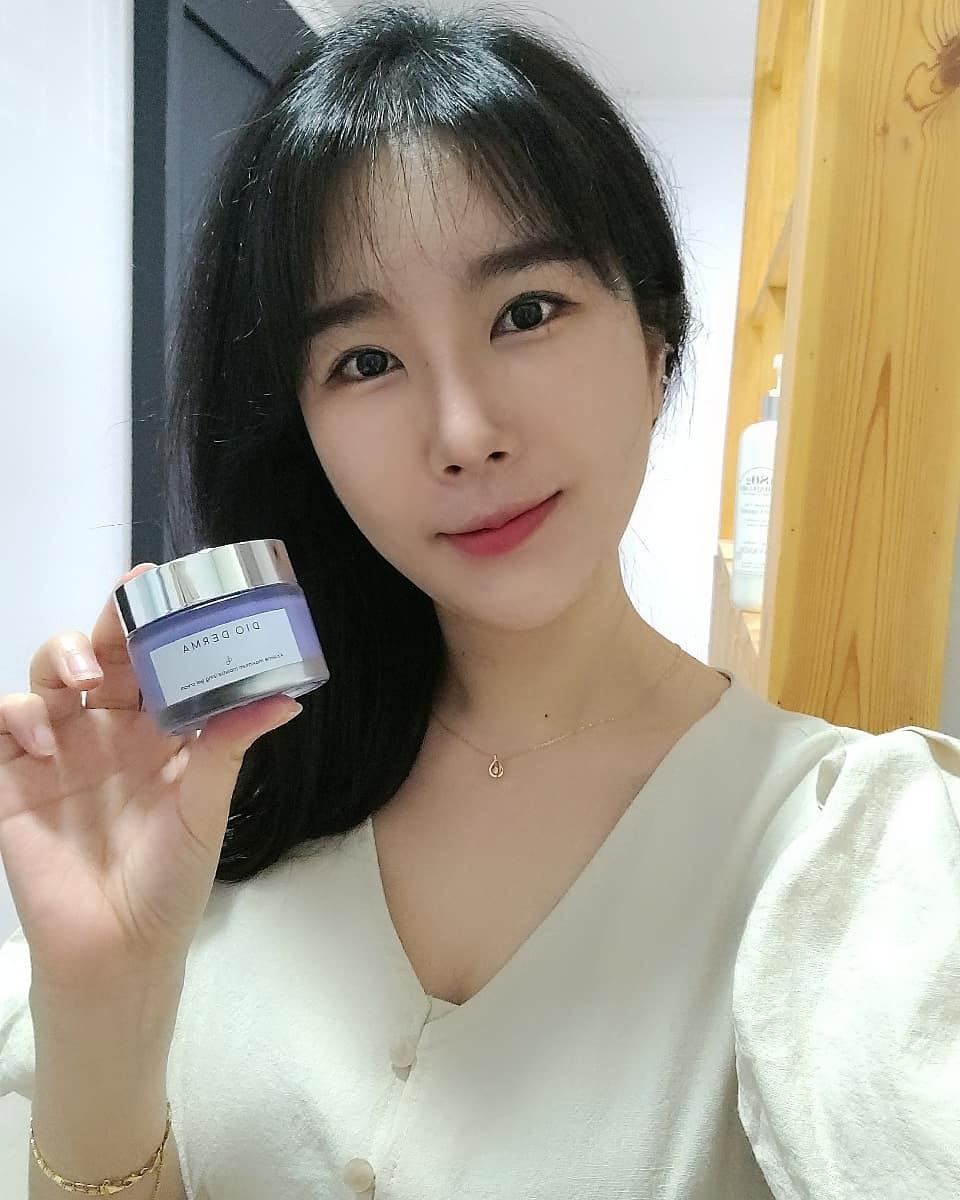 나두 꽃🌸 on Instagram: “#협찬 디 오더마 : 아줄렌 맥시멈 모이스처라이징 젤 크림😘 요즘 망가진 피부 때문에 스트레스 왕창 받던 차 좋은 기회에 사용해봤는데 인생 템 만난 거 같아요❗