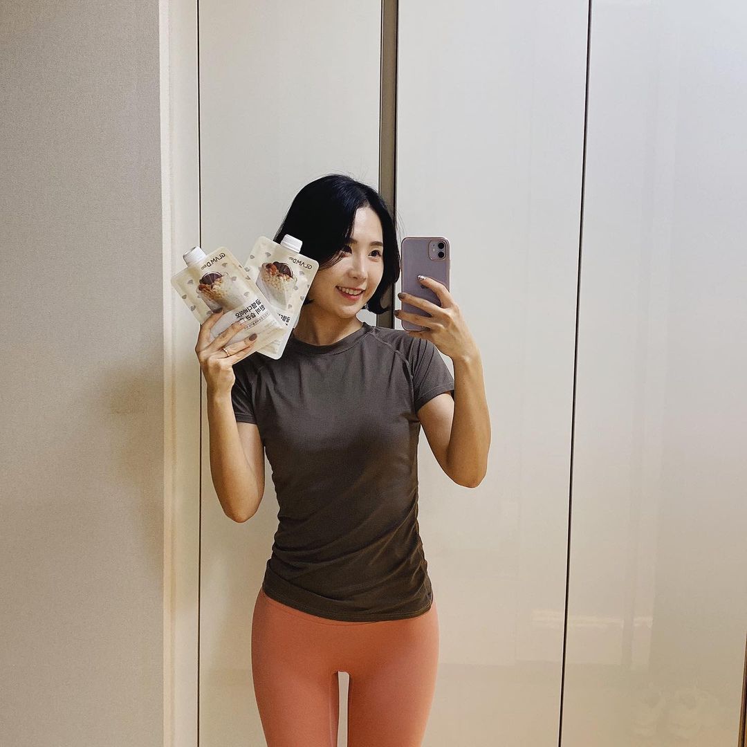 운동하디롱🔥 on Instagram: “#협찬 이지만 찐추천하는 쉐이크👍 이거 진짜 너무 맛있어 진짜..... 쿠앤크맛인데 블랙쿠키칩 섞여있어서 바삭바삭하게 씹히는게 포인트✅ 물만 넣어도 쿠앤크