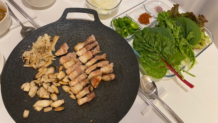 퀄리티 좋은 팜스플랜 한돈 삼겹살 구이 & 김치 제육볶음