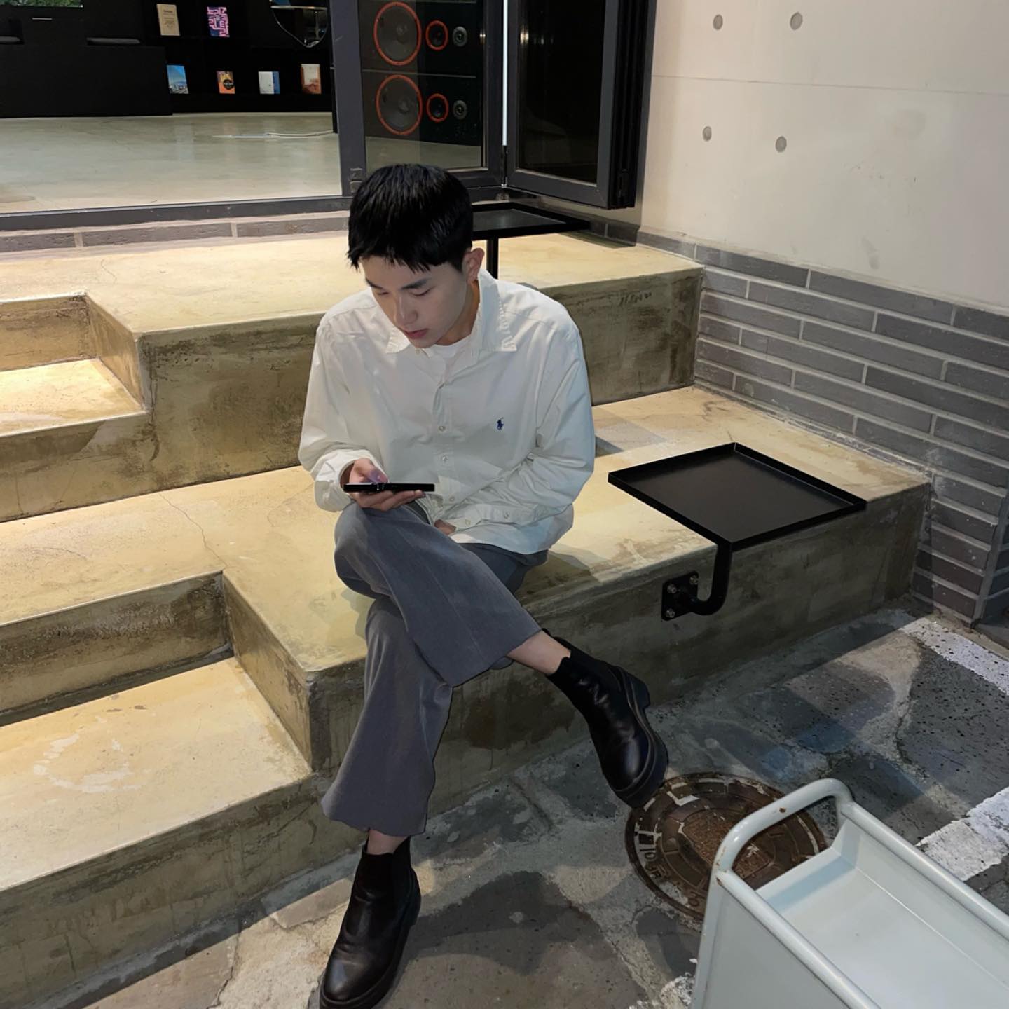 카페 가고 싶다. 커피 마시고 싶다. 크로플 먹고 싶다.😵‍💫
