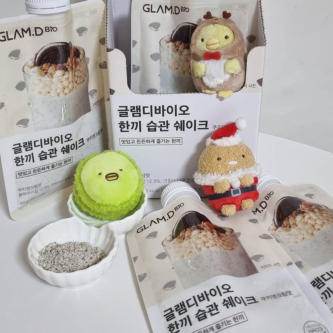 노래미 on Instagram: “이번에 새로 출시된 글램디 쿠키앤크림맛🍪 . 부~드러운 크림에 바삭하게 씹히는 블랙쿠키가 들어있어서 뭔가 과자먹는 느낌이지만 1개당 150kcal니깐 걱정하지 않게되
