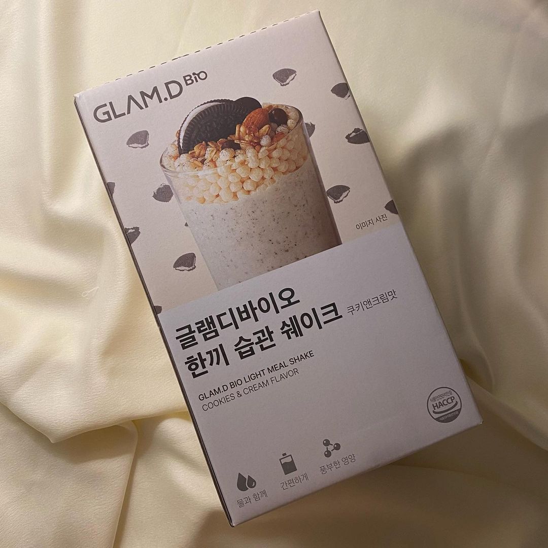 혜린 on Instagram: “#협찬 #유료광고 하루 한끼만 쉐이크로 바꾸는 습관을 들이면 금방 옷핏이 달라지는 것을 느껴져요! 글램디 쉐이크는 150kal로 식단관리 중에도 가볍게 먹을수 있는