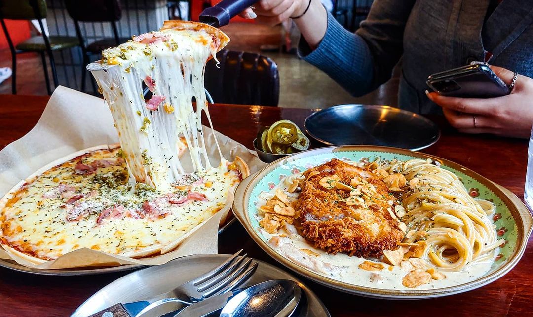 심규민 on Instagram: “기대 많이 했는데 그 기대 이상으로 맛있었음 🙂 . . . #사진취미 #불당동맛집 #씨멘트 #파스타 #피자 #돈까스 #천안맛집 #사진맛집”