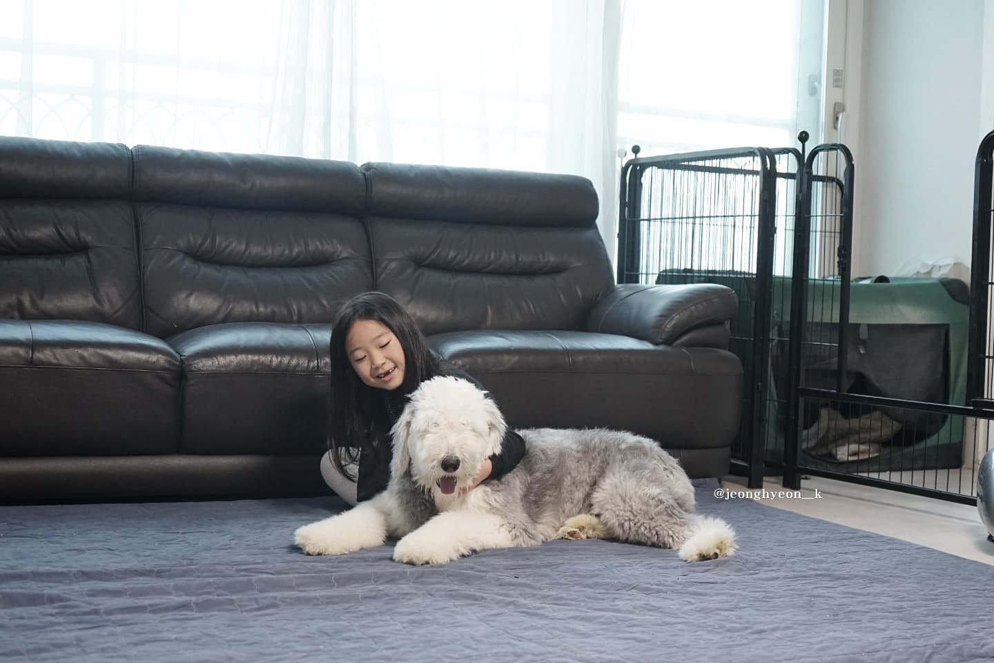 #협찬
⠀
🐕‍🦺 강아지를 키우니 강아지냄시가 ... 😅😅
저도모르게 집안곳곳에 스며들고있었더라구요 ??
⠀
편백베란다여서 그나마 괜찮았었는데 이젠 편백향도 안나는거같아서😭
순수팜의 100% 천연편백수 원액으로... 덮어주고있어요🤭
⠀
진짜 다른거 필요없구요 이게 최고네요 👍👍
용량도 많고 가성비갑
⠀
✔️국내산 심재편백원료
✔️직접 채취, 직영 생산 공장에서 생산후 바로 판매로 저렴한 가격
✔️인공성분이 없는 100% 천연원액
->원액을 물로 끓이거나 고압으로 추출하지 않고 순수 증기만으로 생산되어 피톤치드 함량이 높음
⠀
공기정화는 물론 냄새제거 공팜이방지에도 굿굿
우리집안에 안뿌려지는곳이없습니다 ❤
⠀
⠀
#편백#편백수#피톤치드#피톤치드원액#피톤치드스프레이#편백수스프레이#편백스프레이#피톤치드탈취제#대형견#아이랑강아지#잉글리시쉽독