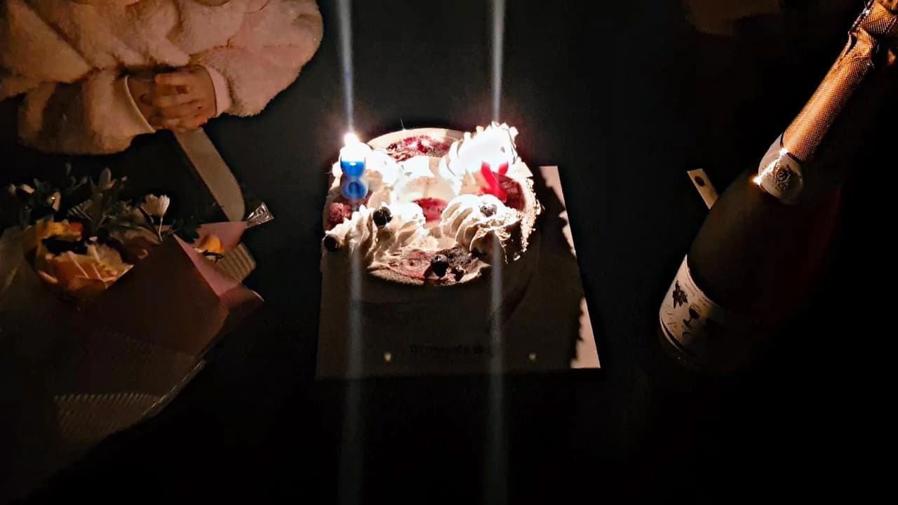 Merci d'être toujours là pour moi...même le jour de mon anniversaire❤ #내생일 #생일파티 #bellesurprise #mybirthday #champagnehalal #hbd #birthdaycake #생일케이크 #28thbirthday #일상 #moroccaninkorea #foreignerinkorea #외국인 #젋줌마 #30대준비 #협찬문의