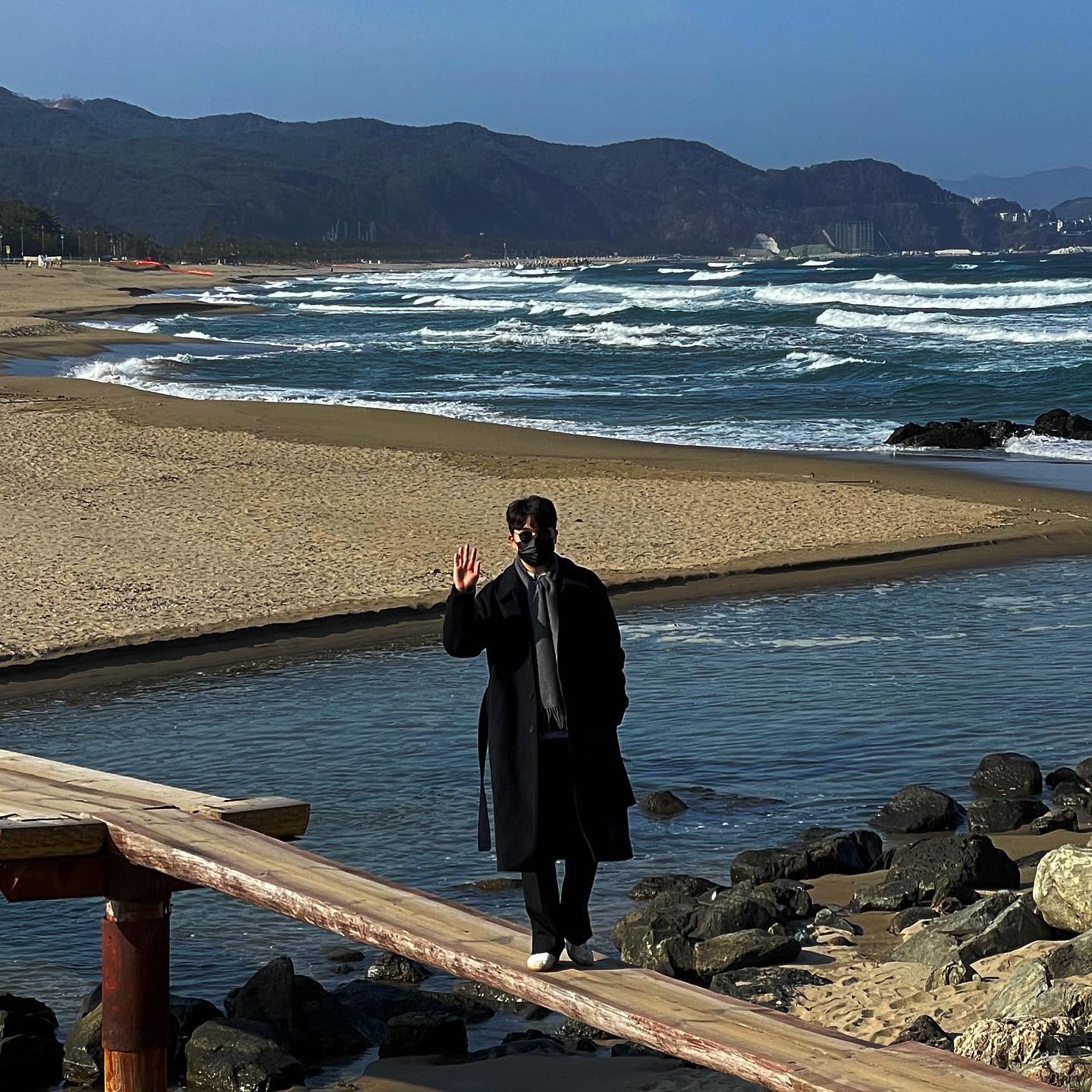 .
시원한 파도 
그리고 동해바다,
시간참 빠르네🌊👋🏻
.
#2021 #시간 #겨울바다 #동해
