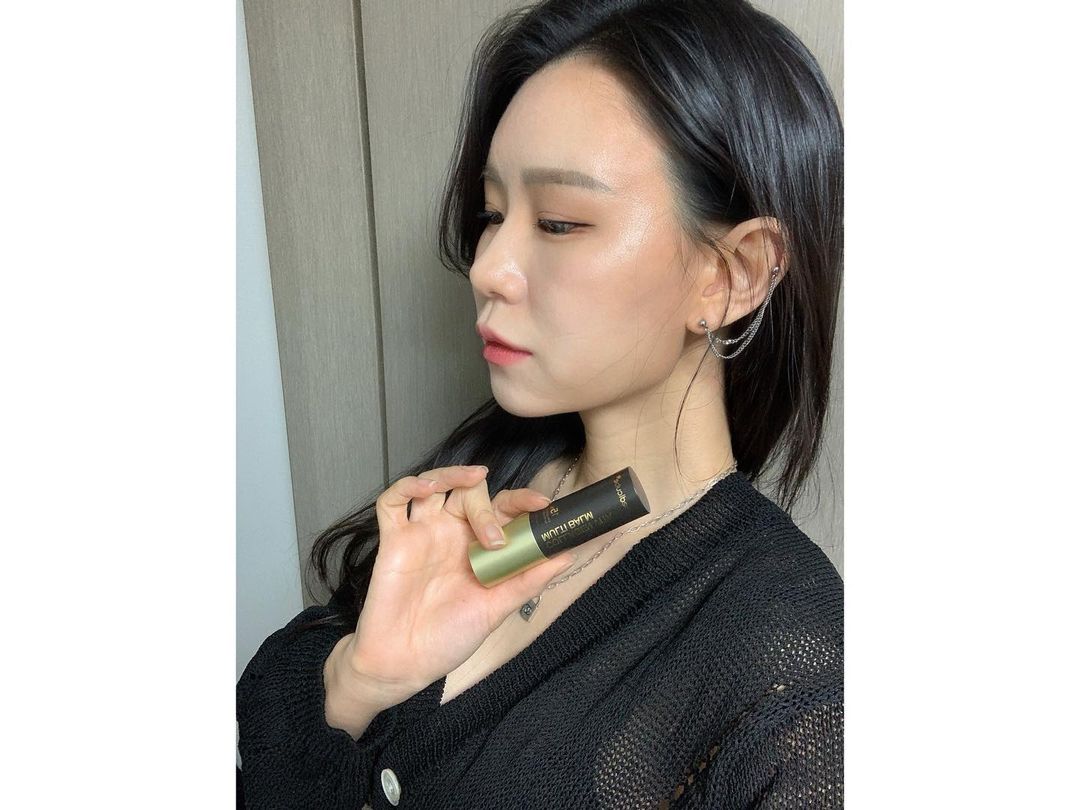쏭이’s Instagram profile post: “#협찬 이지만, #솔직후기 . . . 🌀딥 콜라겐 비타 멀티밤_ 34,000원 🔻멀티주름/멀티스팟 한번에 해결하는 멀티밤 🔻초강력 핵심 성분 배합 🔻주름•미백