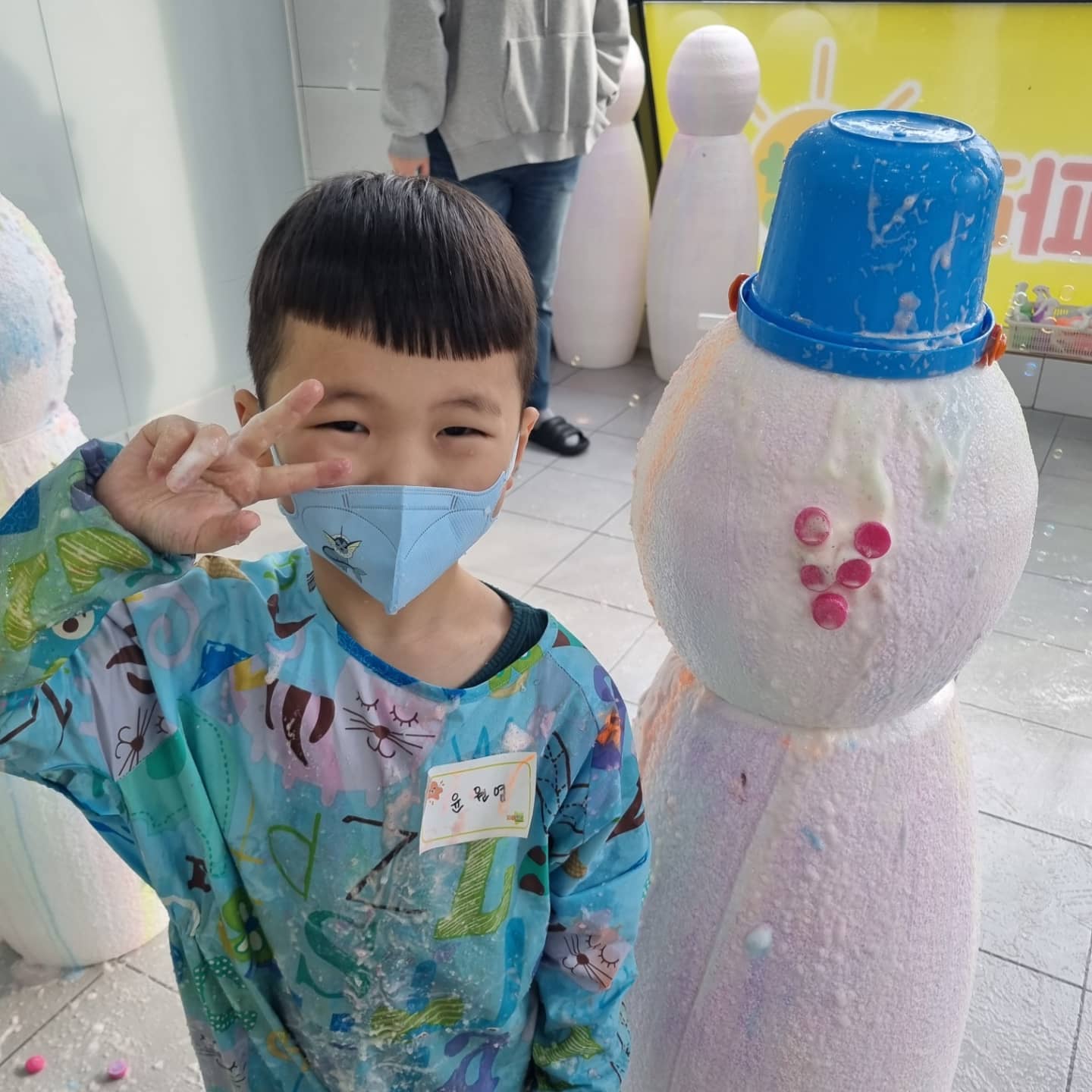 #파레트팡🎨 
-
6살 방학😱😱😱
두찌들 모임.
모이면 살고~~~ 흩어지면 죽는다🔪
-
체험미술 파레트팡 검단아라점이 집앞에 오픈했다.
야호😁
오늘이 벌써 3번째.
오늘의 주제는 눈내리는 마을☃️
우래기 잼있게 짜란다!!!
.
.
.
#방학2주 #어떻게보내지😢 
#너와함께하는시간 #행복한데무섭다😱 #파레트팡검단아라점
#시유니랑지후랑💕