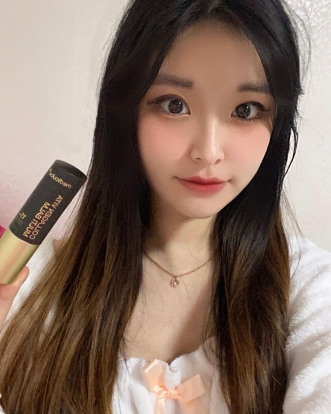Instagram post by 영이 よみ • Dec 30, 2021 at 3:09pm UTC