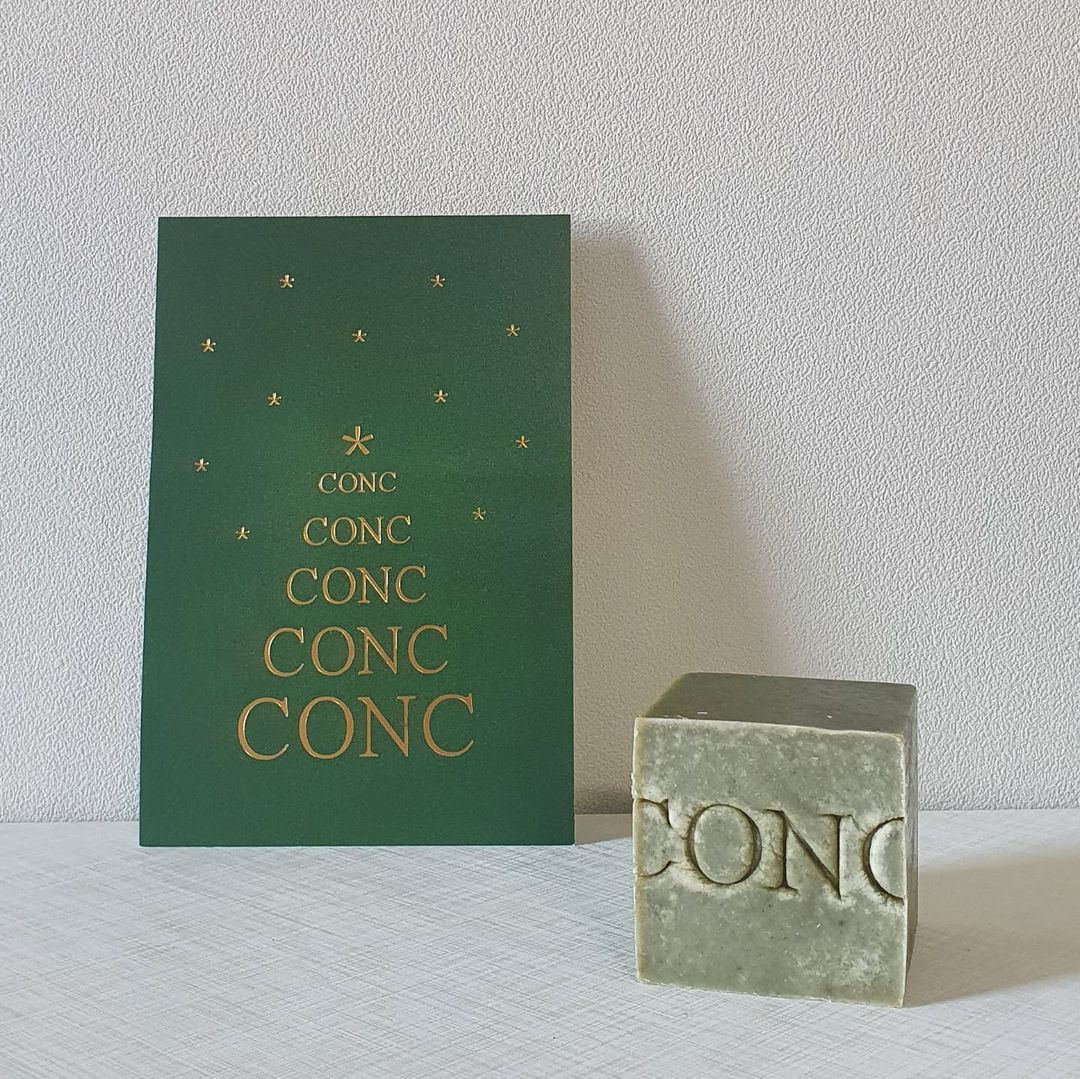 Minseon Kim on Instagram: “#체험리뷰 @conc.official CONC Post-Biome Facial Cube 체험 후기입니다 콩크 미생물 큐브 처음 받아보자마자 든생각 패키징이 고급스럽고 비누에 콩크 글자가 너무 멋스럽게 예