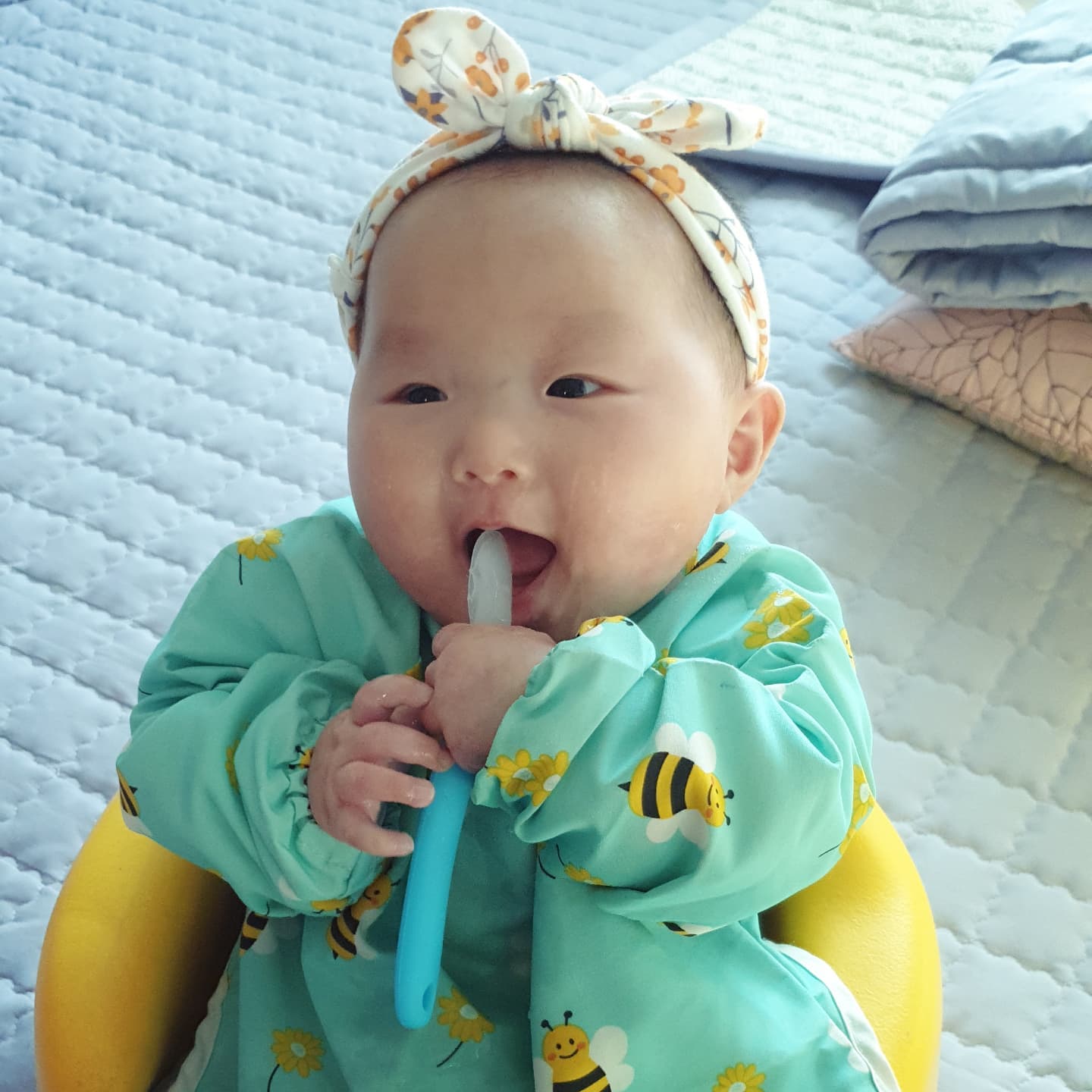 １４２ᴅᴀʏs

이유식시작!!
50ml 쌀미음부터 시작
반은 먹고 
반은 다 묻힌거같다
그래도 꽤 잘먹는 딸램😋

#초기이유식 #쌀미음시작 #쌀미음