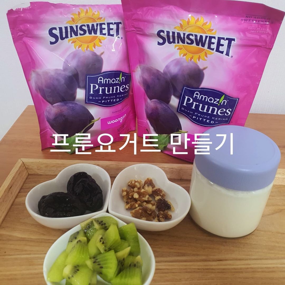 노요미 on Instagram: “오늘의 아침♡ 선스위트 건프룬으로 만들어본 '건프룬요거트' 쾌변과 장건강을 위해 요거트메이커로 항상 요거트를 만들어 잼이나 꿀 섞어서 먹는 편입니다^^ 건자두가