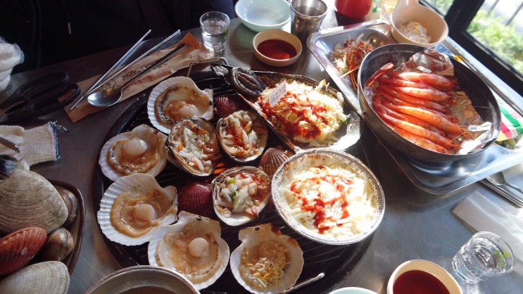 월미도조개구이 푸짐한 무한리필 코스는 물론 신선한 조개맛을 느낄 수 있는 월미도맛집 - 대왕조개구이랑칼국수
