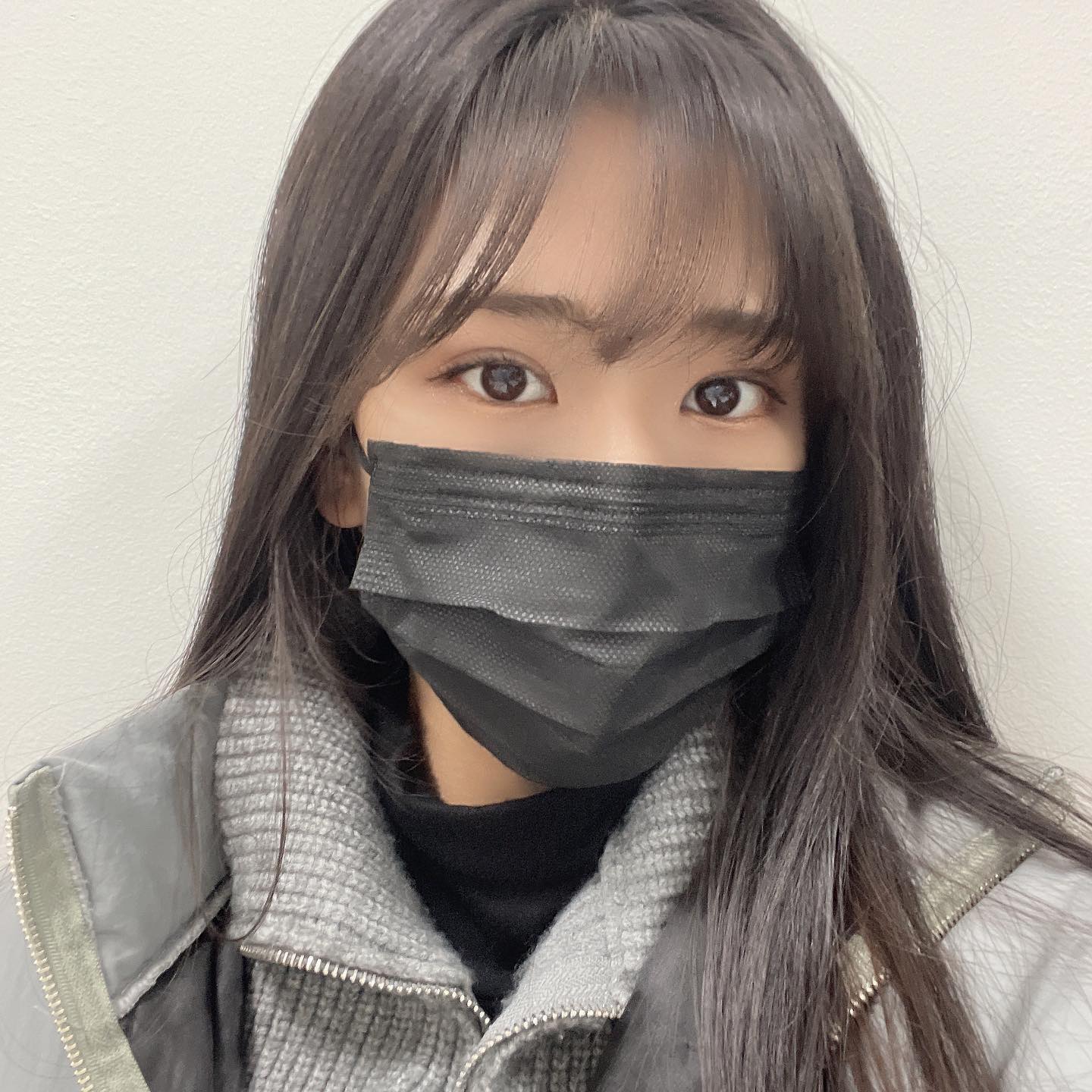 이 제 제 발 마 스 크 좀 벗 고 싶 어 요 😢