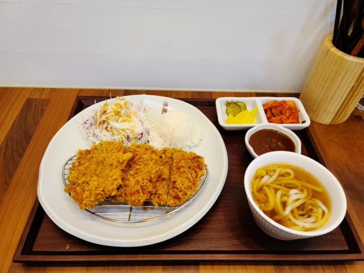 [재송동 반여동 맛집] 꿀꿀카츠_ 두툼한 돈까스에 미니우동까지 기본제공되는 가성비 최강 돈까스맛집