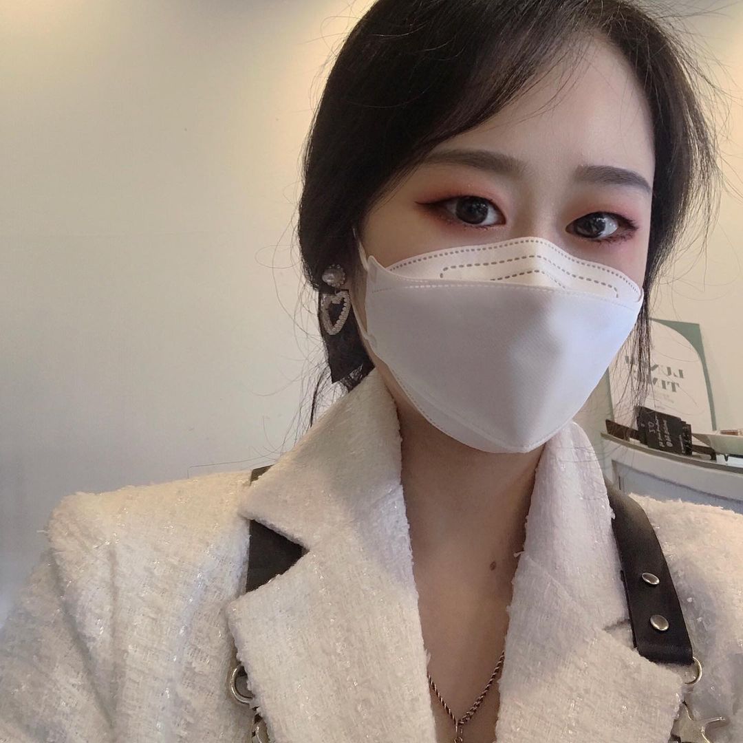 J̷u̷o̷k̷ on Instagram: “Ｂｒｉｓｔａ. ｌｉｌｙ :) 커피쟁이에게 좋은 선물을 주셨어요🤎 #제품제공 #인더매스 #inthemass #드립백 #드립 #핸드드립 #브루잉 #pourover #커피 #원두 #블랜딩 #blending #