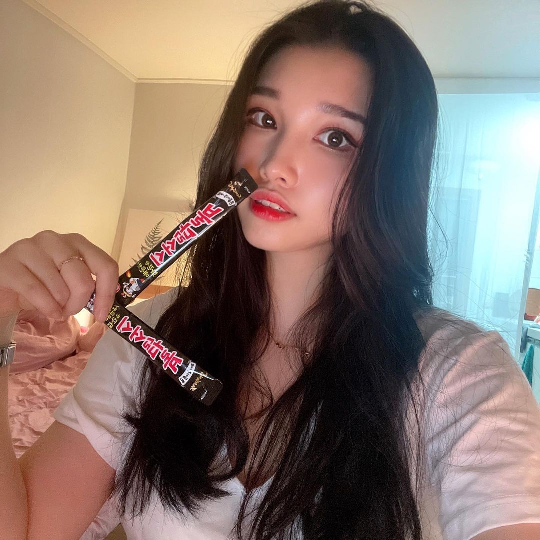 윤주 on Instagram: “#협찬 #광고 불닭소스 !!! 어떤 요리에 넣든 맛 보장하는 소스잖아요 🥺!! 이번에 크림파스타를 좀 색다르게 먹고싶어서 한포를 넣었는데 ! 완전 매콤한 로제 소스가