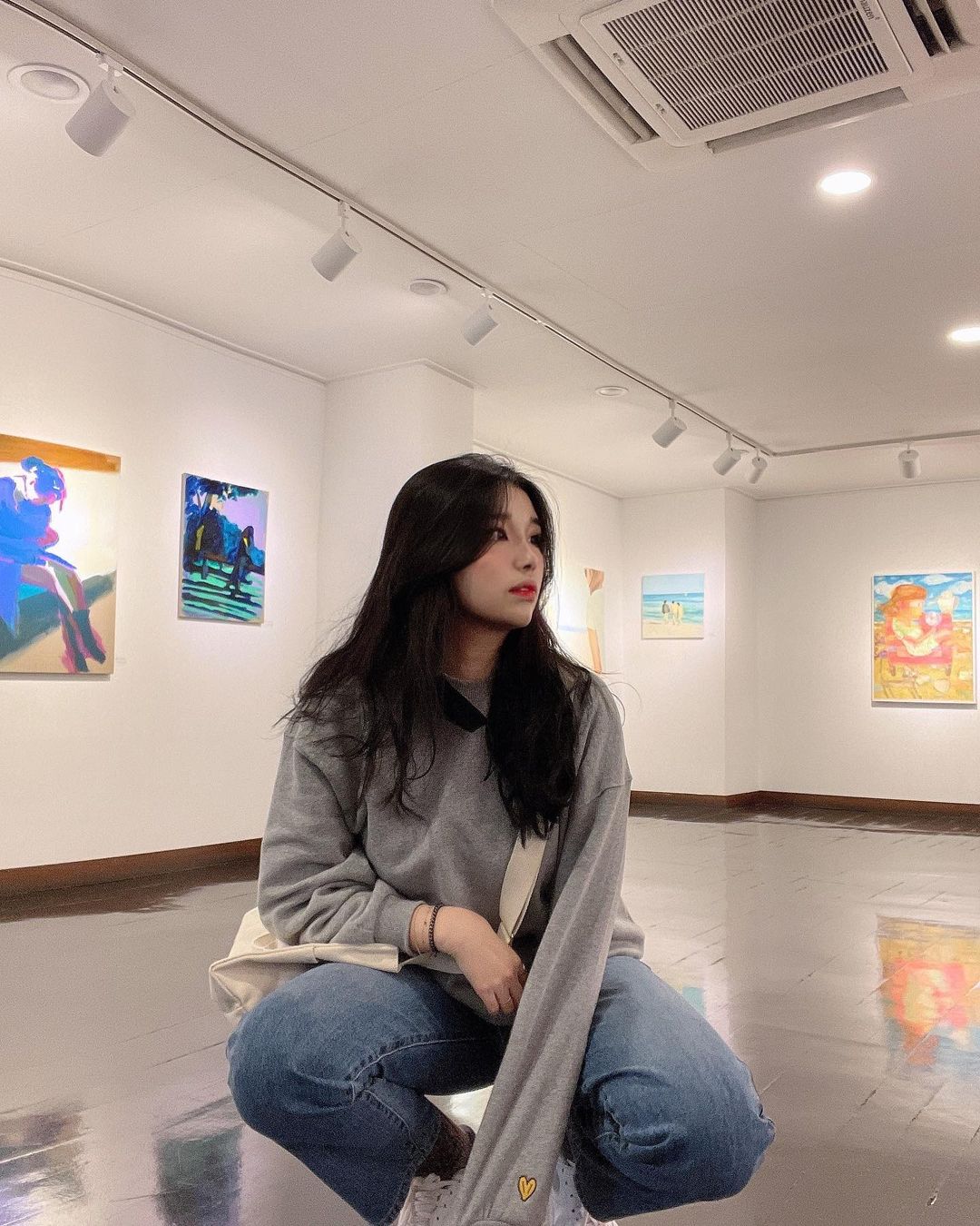 윤주 on Instagram: “#faav #협찬 #광고 생존신고😂 - @faav.official @faav.connect @hovehover.official - #selca #selfie #ootd #selfietime #daily #셀피 #셀카 #일상 #좋아요…”