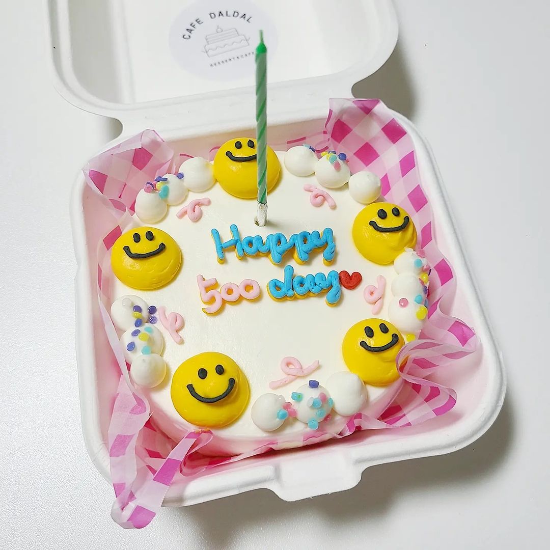 @ah_dami on Instagram: “2 0 2 1 0 9 0 1 🎂 이 집 케이쿠 잘하네”