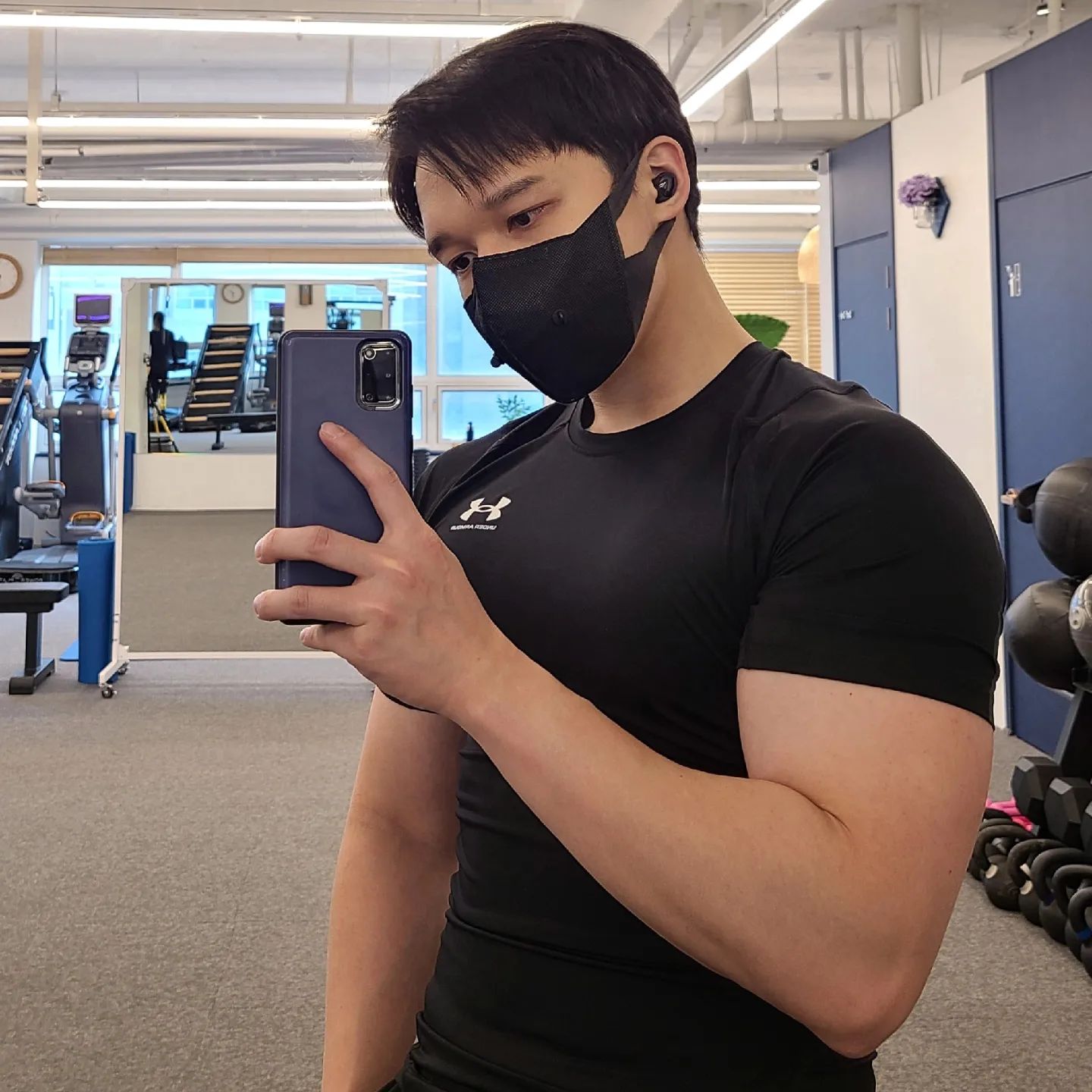오늘 운동도 완료옷!🔥

요즘에도 자전거 도둑이있네요,,
2022년형 엄복동,,😂