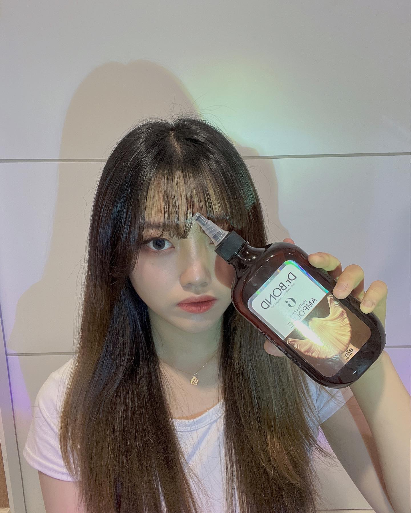 #협찬 트리트먼트로 소생이 안되는 상태까지 가서 샵 가서 케어받고 헤어팩 해야하는 머리 주인^^.. 트리트먼트 유명한거 대부분 써봤는데도 크게 나아지지 않아서 솔직히 별로 기대 안했는데 바르고 헹굴 때 진짜 놀랬다 진짜 이건 진심으로 아니 이게 뭐지? 싶을 정도였음 진짜

✨모발 단백질 흡착 6일 지속
✨6종 단백질 포함
✨도포 후 6초만에 엉킴 개선
✨실리콘 free 및 피부 자극 테스트 통과

#이지엔 #닥터본드 #6초트리트먼트 #앰플트리트먼트 #헤어트리트먼트 #트리트먼트추천