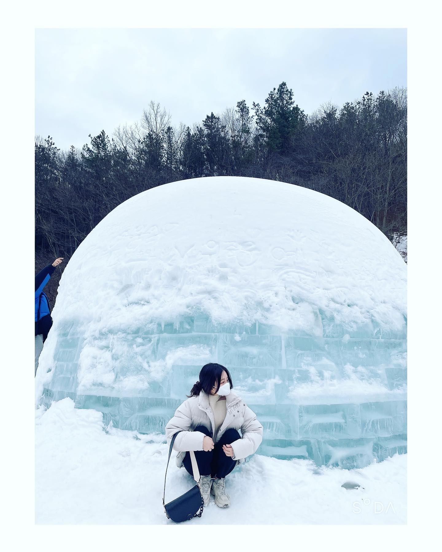 ❄️청양 알프스마을❄️

겉옷 입은게 무색할 정도로 안추웠던 하루 
let it go ~

#청양 #충남청양 #청양얼음분수 #청양알프스마을 #청양알프스마을얼음축제 #얼음썰매 #눈썰매 #봅슬레이