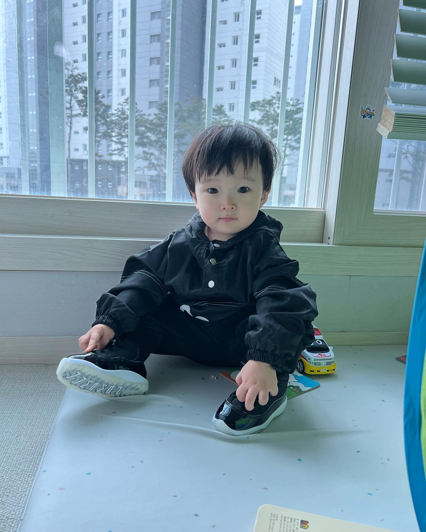 새신을 신고 어색
.
.
.
.
#nike#jordan#나이키키즈조던#나이키#신발#shoes