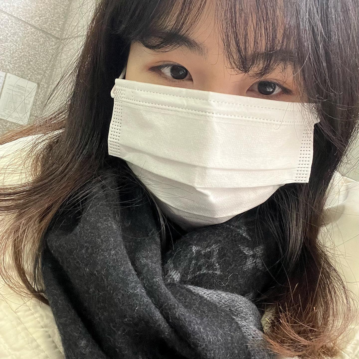 😷