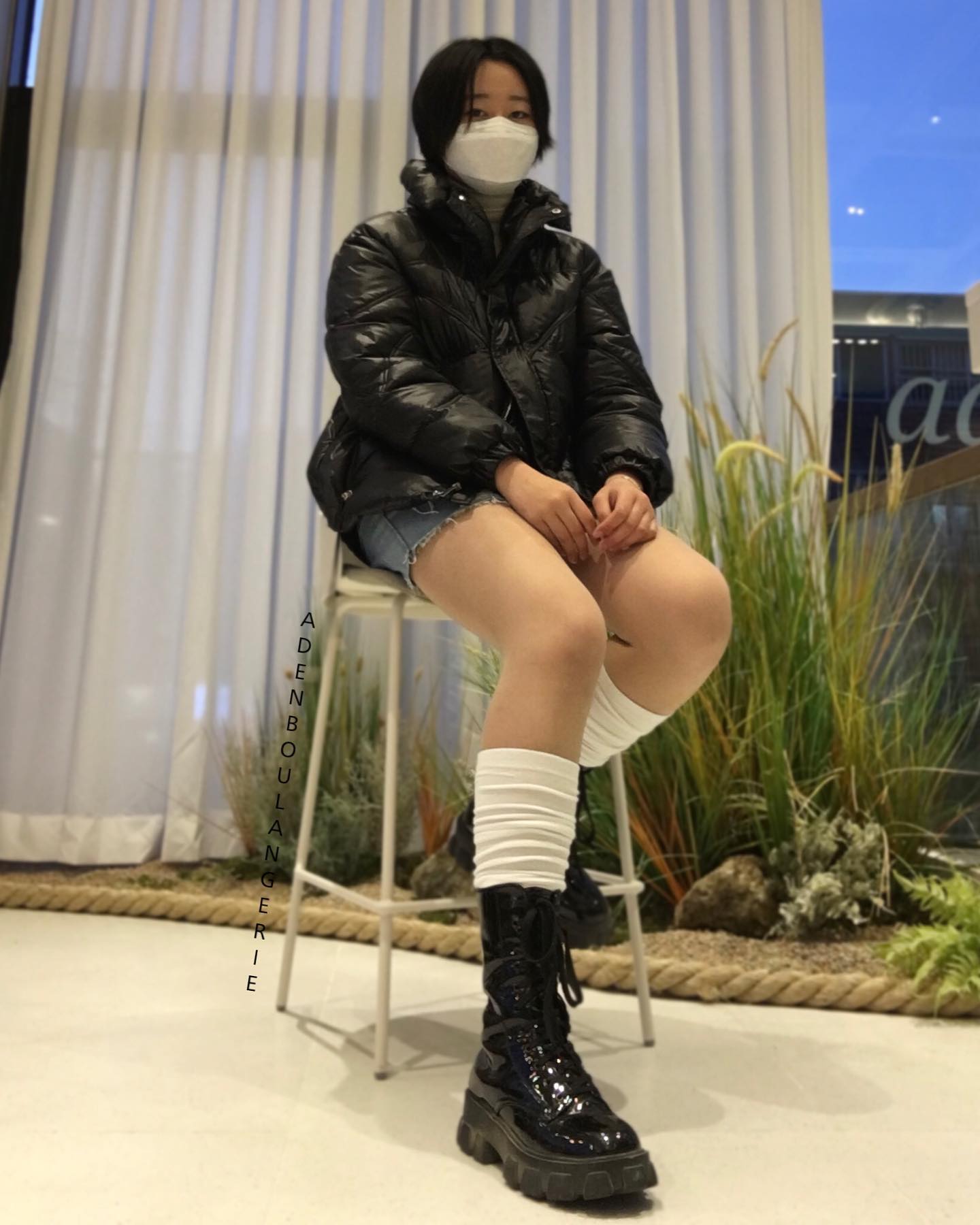 #아덴블랑제리 #체험단 

아덴블랑제리 온천천점이 2월 5일에 GRAND OPEN🖤 하였습니다 :)

아덴블랑제리는 아덴 특허 “크로피”의 출시와 함께 음료 구성도 50가지이상 준비되어 있으며 항상 데일리에 집중하며 좋은 재료와 정성스럽게 만든 빵을 매일 구워 준비하고, 직접 로스팅한 원두를 추출하는 커피를 편안하게 매일 즐길 수 있는, 항상 곁에 있을 수 있는 그런 브랜드가 되길 노력하고 고민하는 베이커리 카페입니다.

- 아덴블랑제리 온천천점 사장님들 모두 친절하시고 , 
  베이커리가 모두 맛있는 집이였습니다,,🖤 
  분위기도 좋았고 포토존도 많으며
  편하게 쉬다 갈수 있는 공간이였습니다 ◡̎