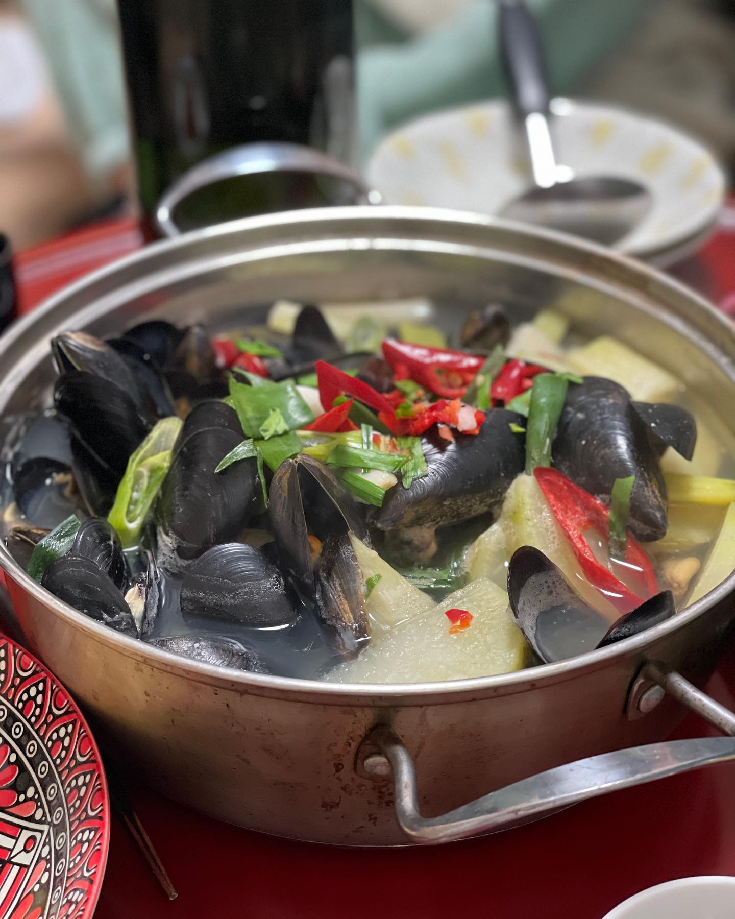 행복이 별 거 있나요
친구와 집에서 맛있는 음식에 술 한잔이 행복이지
안그러냐 친구야 easy_eun_94
