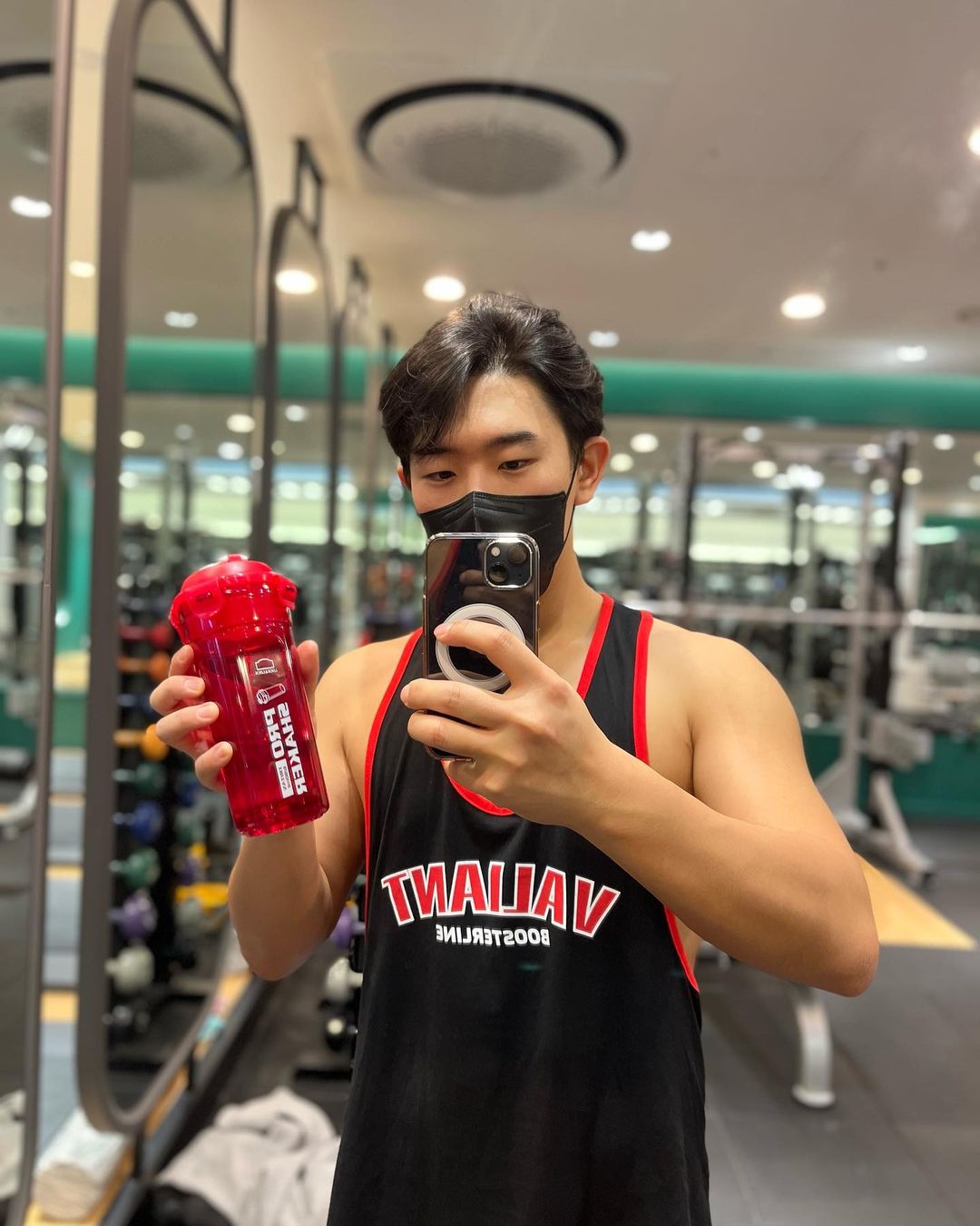 헬린쓰 운동기록 on Instagram: “#협찬 요즘 운동할때 물을 좀 더 많이 먹으려 하는데 항상 450ml로는 굉장히 부족했다. 운동 중에 두세번씩 정수기까지 왔다갔다해야하는데 그럼 그사이에 쉬는