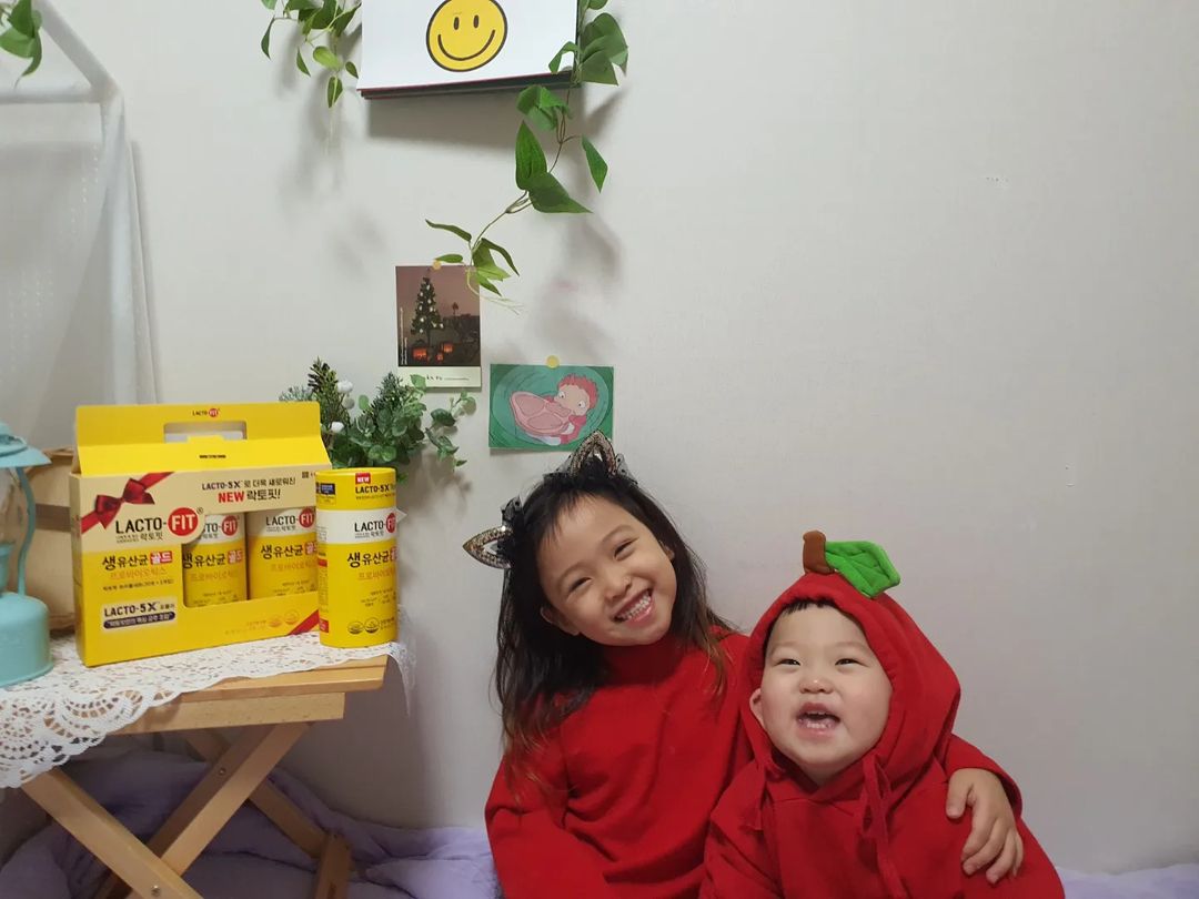 ❤︎ 귤돠맘 ❤︎ ･ᴗ ･’s Instagram post: “#유료광고 올리브영에서만 만나볼 수 있는 <락토핏 골드 트리플 세트>를 1월 한정 설 선물 기획세트로 35% 할인된 가격으로 구매 가능해요!! 건강