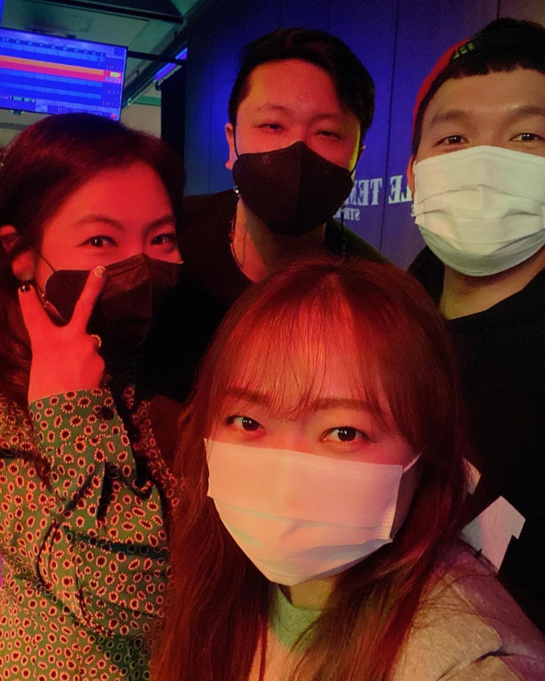 hana ◡̈ on Instagram: “#협찬 #강남역락볼링장 #템플스트라이크 맨날 마이볼로 치다가! 하우스볼로 뽈링!!! 😁😁😁 너무나 어색했지만 진짜 재미지게 놀았다 강남에서 모하고 놀아야지 고민
