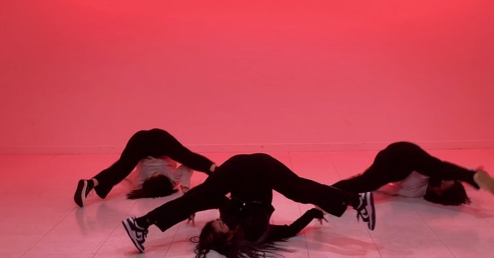 #sexontheceiling
@sevyn 
.
.

susoo
#choreography #me 
.
.
.
.
#dance #dancer #choreo #좋반 #수업 #수업문의 #춤 #춤스타그램 #좋아요 #likesforlike #likeforlikes #ootd #팔로우환영 #フォローバック#いいねした人全員ファローする#いいね返し#いいね返します #댄서 #lfl #instagood #소통 #오오티디 #데일리#좋아요반사 #새벽#걸리쉬