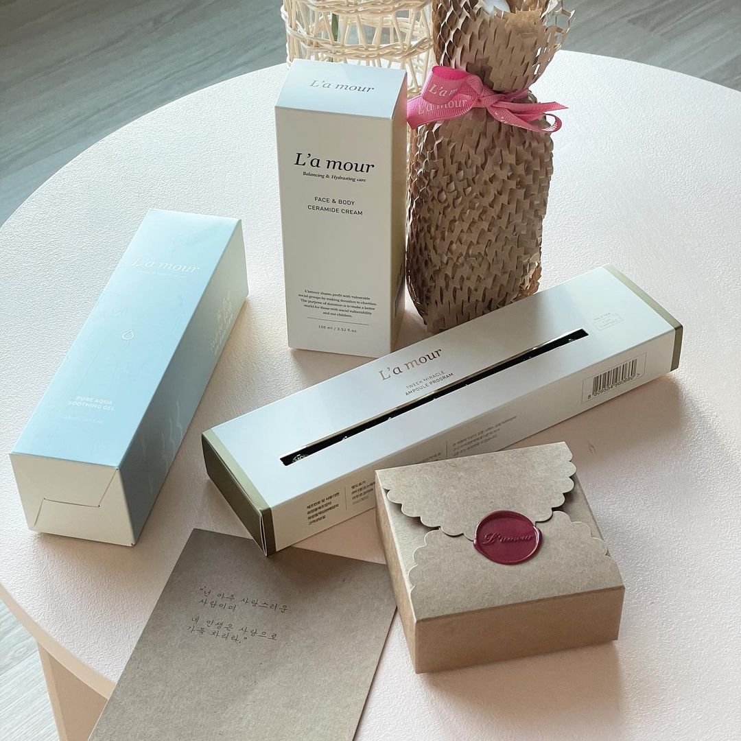 오열매 on Instagram: “˘◡˘ ♥ #열매템 열매가 쓸 바디&페이스 제품은 라무르로 정했어요! 가격대는 조금 높지만 처음 쓰는 제품은 좋은걸로 해주고 싶은 엄마 마음☺️ 꿀피부 만들어보자