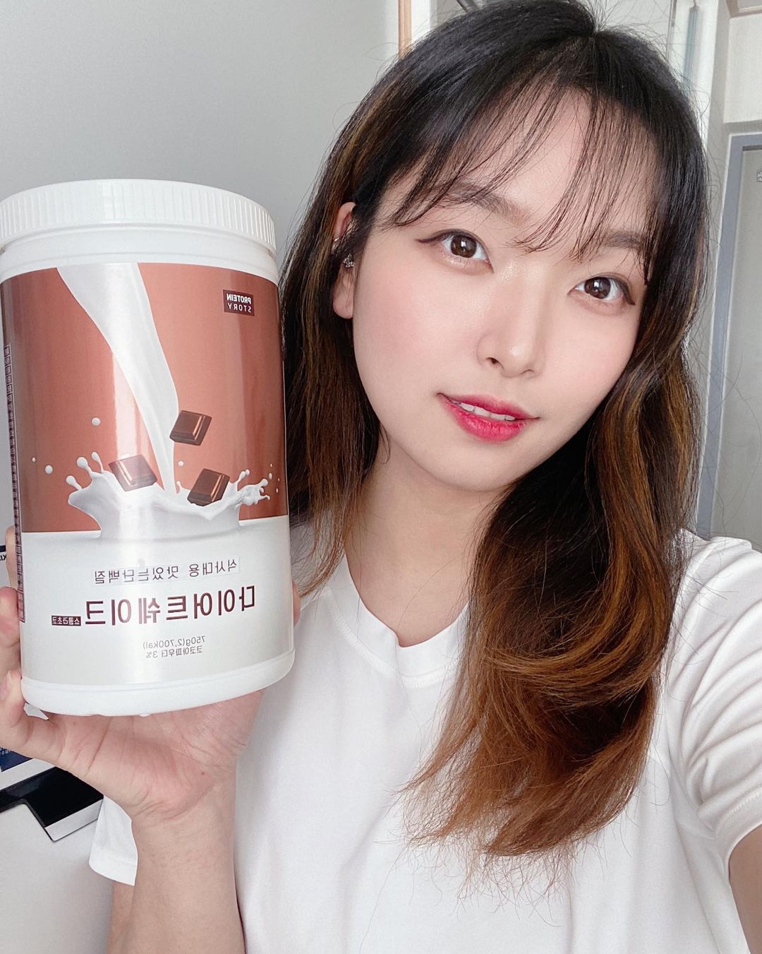 @park_.jy on Instagram: “단백질 쉐이크는 초코맛이 젤 맛있는 거 국룰이죵😊 프로틴스토리 단백질 쉐이크 먹기 시작했는데 진짜 존맛탱..🤎 가성비도 좋고 성분도 좋아서 열심히 챙겨먹고 있
