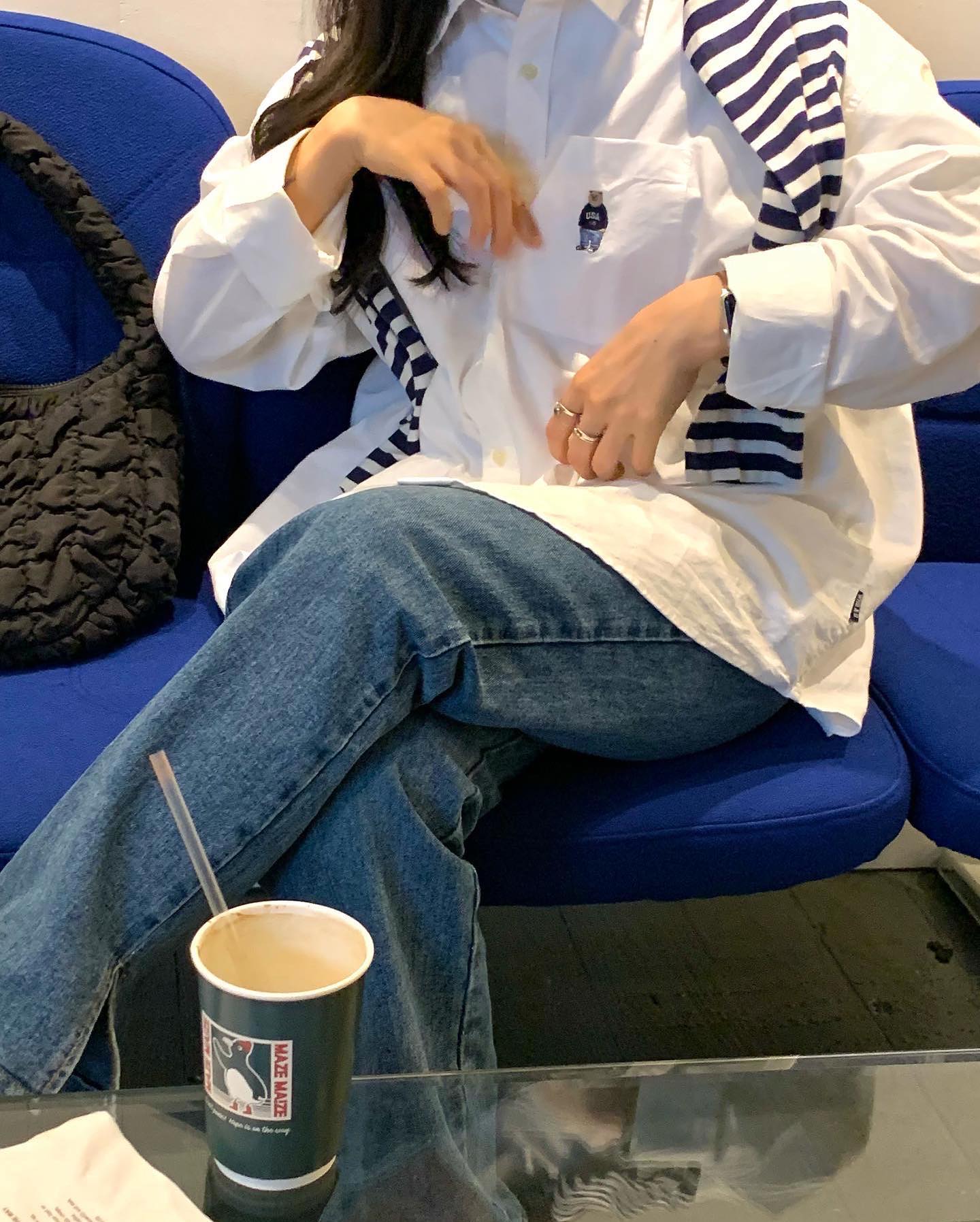 #협찬 whoaukorea 

🏷사진오류로 다시 올려요🥲

후아유에서 스티브 보이핏 오버셔츠를 보내주셨어요✨

곰돌이 자수가 너무 귀여운 오버핏셔츠🐻‍❄️

오버핏셔츠라 스타일 있어보이고, 면 100%라서 입었을때 편안함까지 더 해주네요💕 
올봄에 저의 데일리룩이 될 것같아요🙂 

🏷스타일쉐어에서도 만나볼 수 있습니다

#유료협찬 #후아유 #WHOAU #스티브보이핏오버셔츠 #보이핏셔츠
#오버핏셔츠 #셔츠맛집 #셔츠코디 #시티보이룩 #오버핏셔츠코디