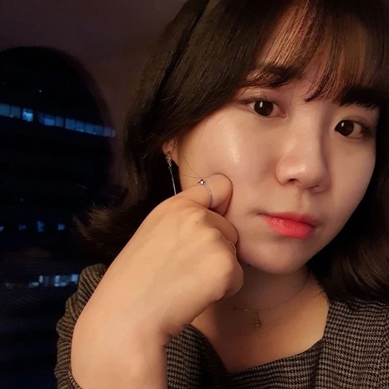 .
요거 완전 수부지 저격템🥰
레센셜 로디올라 릴리프 퍼스트 토너
레센셜 로디올라 라이블리 트리플 크림
 .
순하지만 강한 보습으로
#수부지 제 피부에 매일매일
수분을 부어주고 있어요🌊
모든 피부고민을 아우르는 해결법은
역시 수분 수분 수분~💦💧
.
향기도 편안하고 용량도 커서
매일매일 쓰기 좋아요🤗
.
찐으로 좋아가지고
로디올라 라인으로 정착한지 2주째~
.
요즘 생얼로 다닐 때가 부쩍 많아졌어요
이 친구 때문에 #생얼자신감 더 업업된 듯
고맙다 로디올라야 우하하
.
4월에 신제품 앰플도 나온다던데
늠늠 기대된다구요😆
.
.
#협찬 #제품제공 #레센셜 #로디올라 #앰플 #파우더앰플 #수부지토너 #수부지크림 #수부지추천템