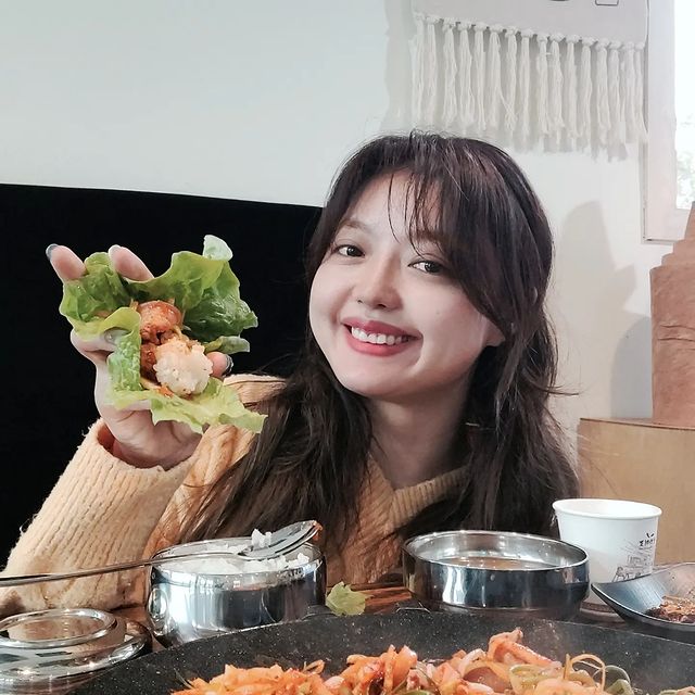  “#광고 기운 떨어지는 환절기에는 자생차 쌍화보감★ 요즘 봄비가 내리는 제주 아침 밤낮으로 기온차가 굉장히 크죠🤣 환절기가 오면 레이첼은 항상 자꾸 손발이 차고 기력이 없는 느낌😭 그래서 자생차 쌍화보감으로 활력을 찾아보기로 했습니다🤩…”
