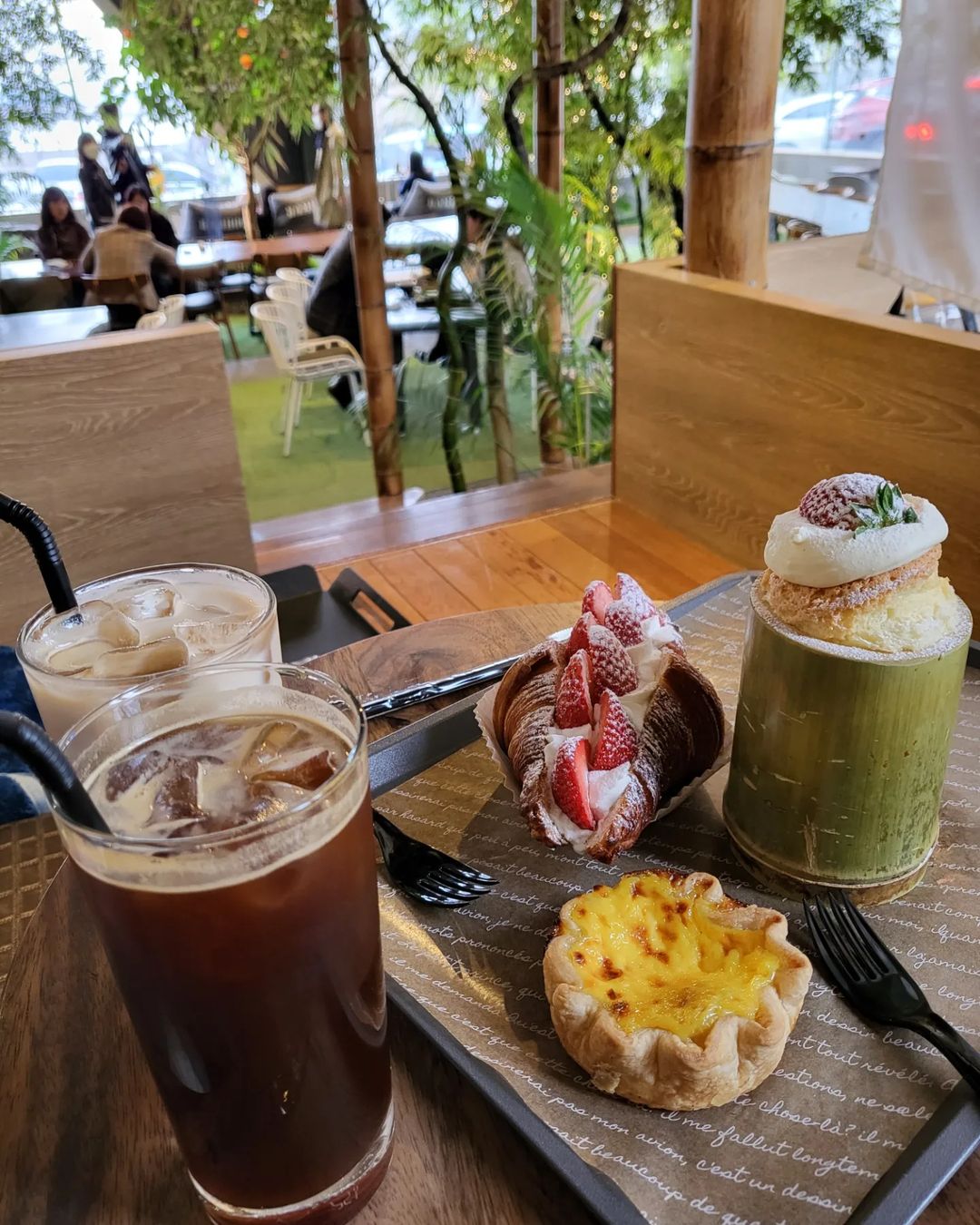 김준태 on Instagram: “연차내고 나들이~~ . . #금요일 #연차 #불금 #일상 #맛집 #여행 #김포 #카페 #카페투어 #bamboo #뱀부15_8 #커피 #브레드 #디저트 #데이트 #커플 #인천 #맞팔 #선팔 #선팔하면맞팔