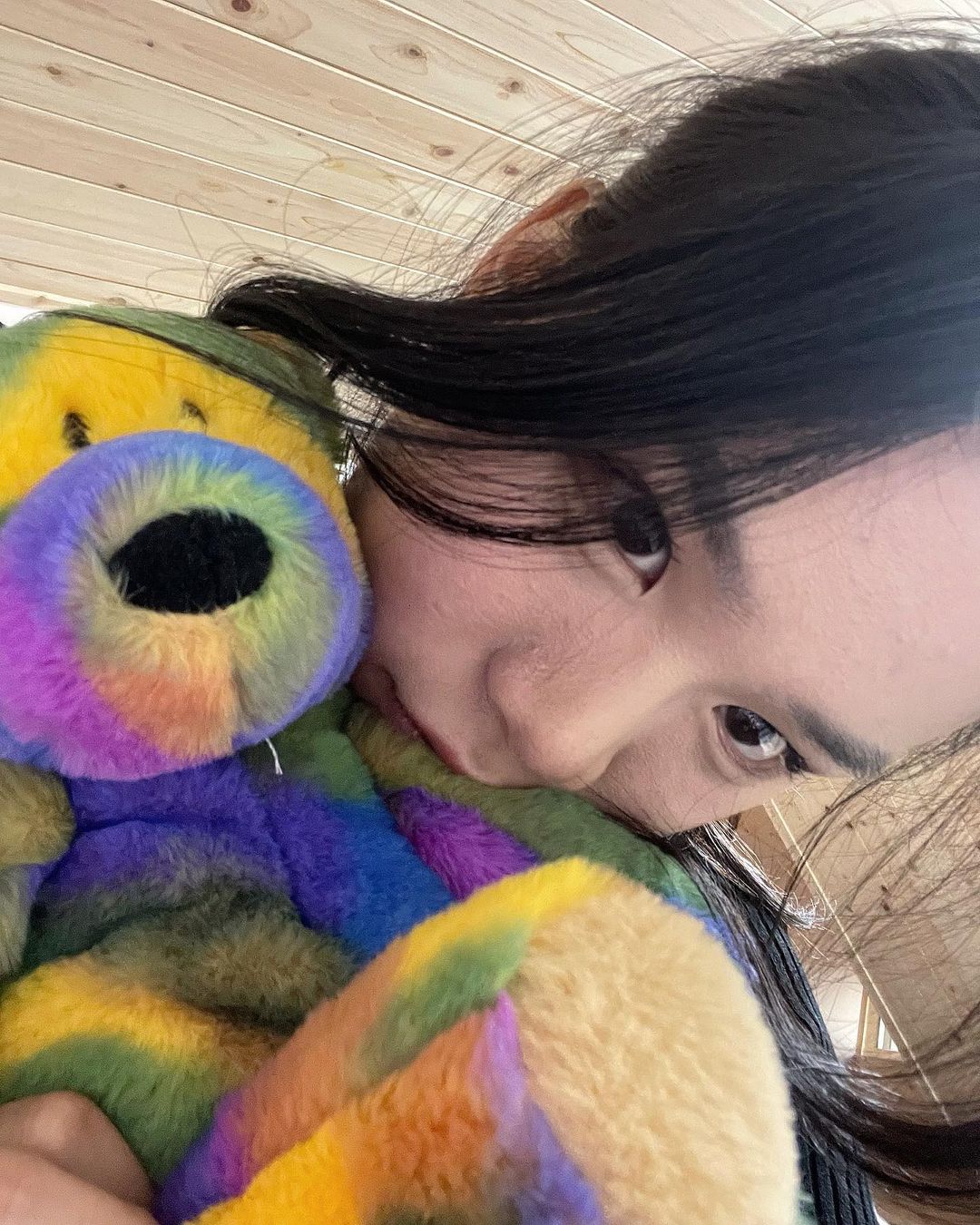 :D 에몽가 되고싶음 on Instagram: “#광고 @tasted.official 🌈 힙하고 유니크한 디자인으로 인싸템인 곰인형🧸 🌈 알록달록 무지개같이 나염색으로 되어있어 감각적인 친구에요👍🏻😎 집이나