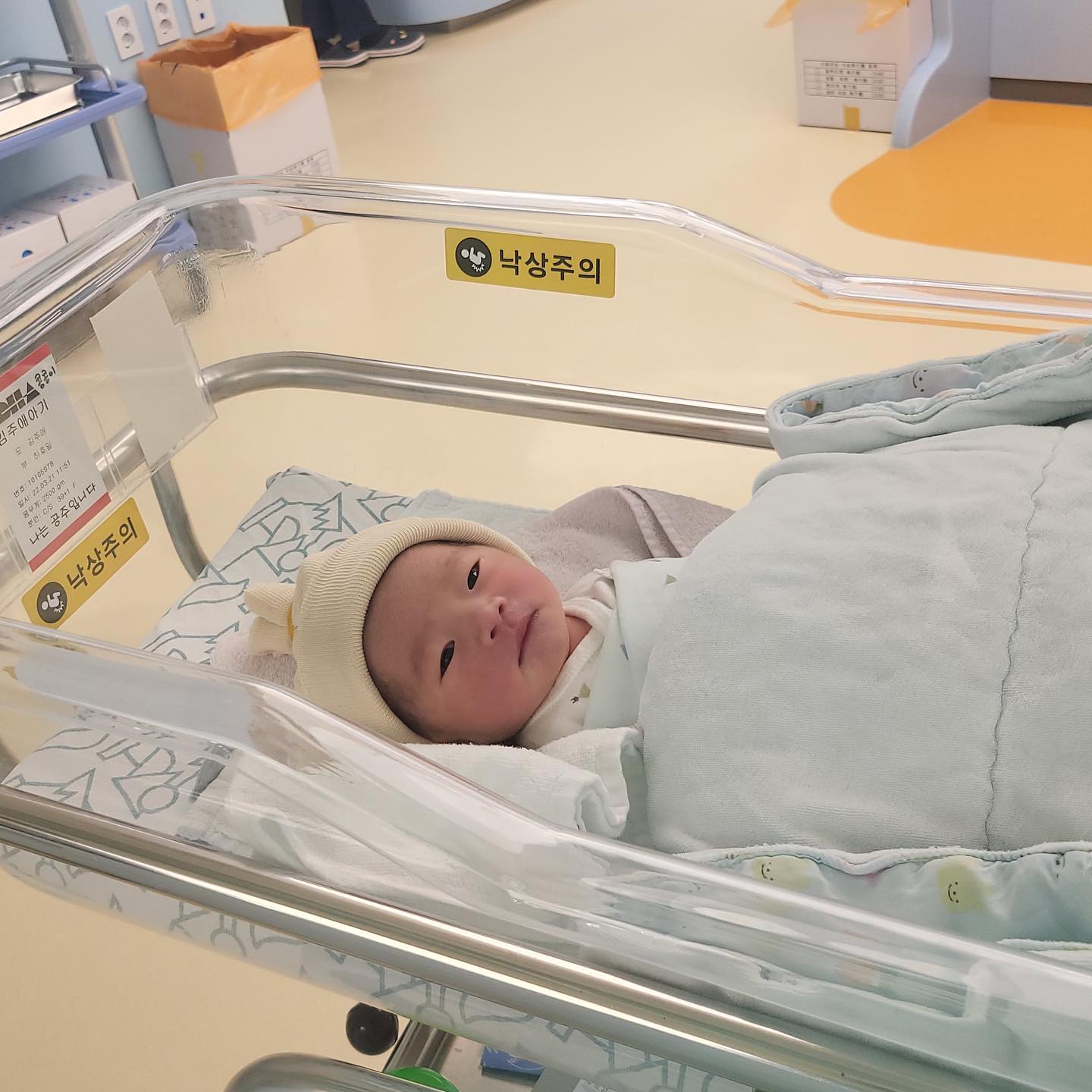 아직 이름도 없는 아기천사🤍
잠만 잠. 1일 1콩 😍