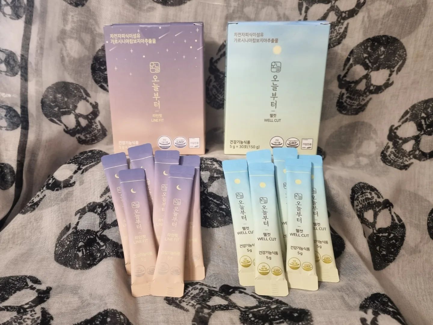 #오늘부터웰컷 #오늘부터라인핏
벚꽃이 만개하며 날씨도 점점 풀리고 옷가지는 얇아져서 나름 다이어트 열심히 한 결과로 5키로를 뺏더니 정체기가 온건지 더이상 빠지지도 않고 식사량을 많이 줄였더니 변비득템🥲 그래서 이번에 체지방감소, 체중감소, 식이섭취량감소, 40배팽창 포만감유지, 배변활동원활, 혈중콜레스트롤개선 등에 도움이 되는 가르시니아캄보지아 추출물과 차전자피 식이섬유가 풍부하게 들어 있는 오늘부터 제품으로 다이어트 컨티뉴 !! 3일정도 먹었더니 확실히 변비는 탈출 한듯 🤗 포만감도 있어서 배가 예전처럼 막 고프지도 않고 식사량도 줄어서 부스터 역할로 다시 다이어트 의지 불태우는중 🔥 
이러다 바프까지 찍는거 아닌가 몰랑 🤭
.
.
#오늘부터후기 #오늘부터 #오늘부터다이어트 #오늘부터솔직후기 #가르시니아 #차전자피 #오늘부터내돈내산 #일상 #다이어트 #다이어터 #헬린이 #헬스 #운동 #산책 
#몸매 #몸짱