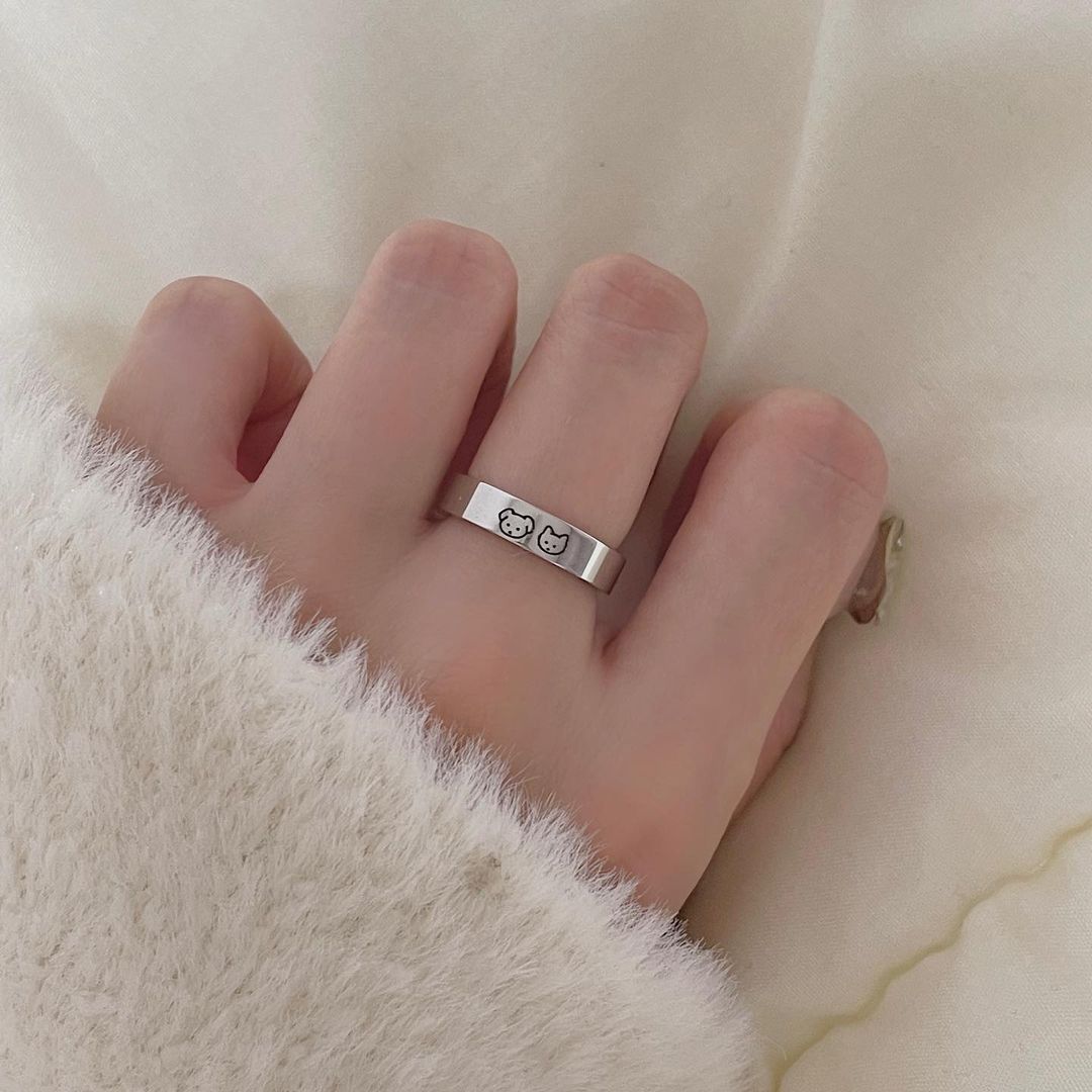윤채연’s Instagram post: “#협찬 너무 귀엽고 예쁜 데일리 유니크 유기견 후원 반지 ♡ 데일리 유니크에서 후원하고 있는 후원 센터의 아이들 모습을 담은 반지에요 :) 보호 센터에