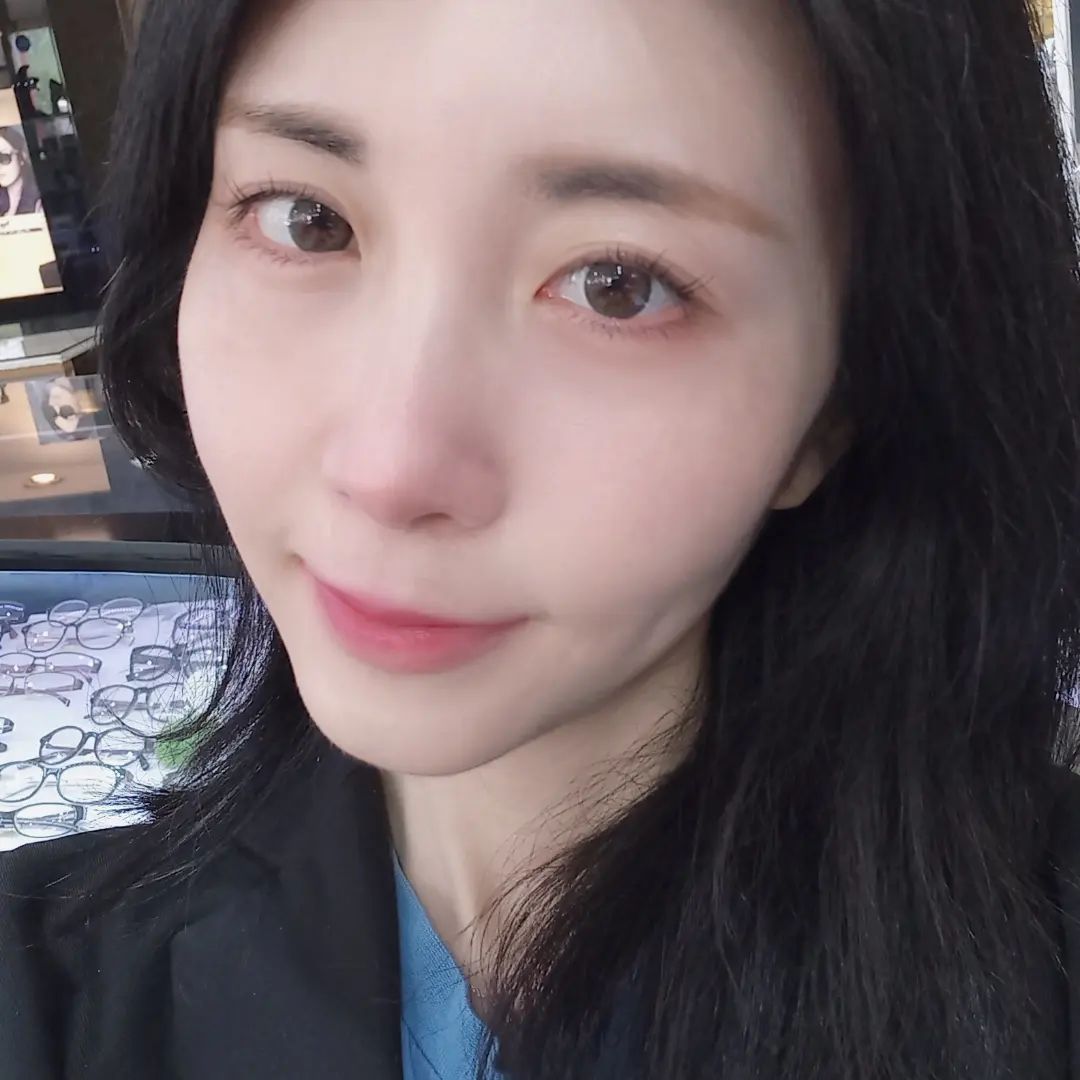날씨가좋아서 기분이조아?! 

#화장해주는어플 #soda#근데이쁨 #기분좋은데 #주말보초 #날씨좋다