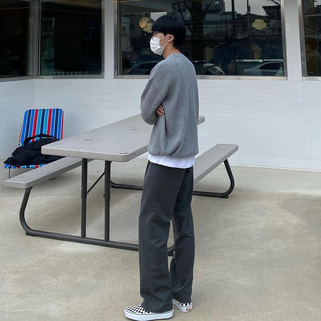 박준일 on Instagram: “내일 학교에서 보면 사랑의 큐피트 쏴줄게”