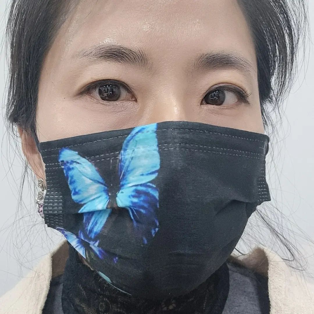 코로나시대  특별한외출일때는 나비문양마스크를
쓰고나가고있어요.
코로나시대 갑갑하고 지겨운 마스크를 벗어난
패션마스크 추천해요

http://naver.me/5Yv9qa81

#일회용마스크#마스크#패션마스크#유니크아이템#인싸템#캐릭터마스크