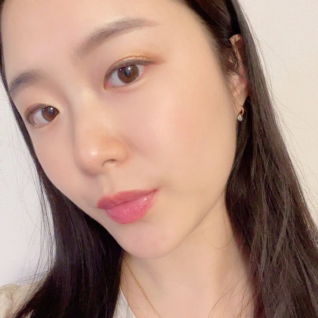 🌷LOVELY LIFE🌷 on Instagram: “#협찬 씨스터앤 더블이펙트 워터프루프 아이펜슬 들어보셨나요? 요즘 핫한 제품으로 뜨고 있더라구요. 벌써 250만개 판매 돌파 했다고 하여 저도 한번 사용해봤