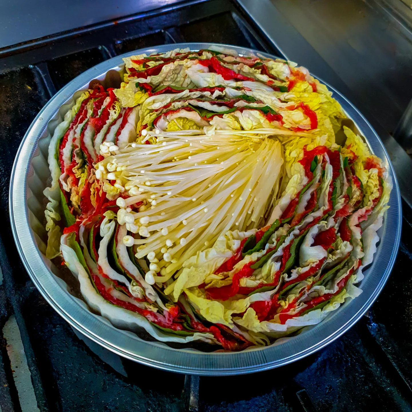 🍲식당에서 일하면 좋은점 4🍲

비주얼 최고 밀푀유나베🤤🤤
배추, 깻잎, 고기를 차곡차곡 쌓아서 이뿌게 담아주고 육수를 촥💦💦 넣고 끓여주면 끝😊
맛도 비주얼도 최고👍👍
남은 육수에 쌀국수도 넣어먹으면 천국😇😇

.

.

.

.

.

.

#먹스타그램 #맛스타그램 #맛집수집 #맛집수집가 #식당밥 #요리사 #요리스타그램 #음식스타그램 #푸드스타그램 #밀푀유 #밀푀유나베 #밀푀유나베만들기 #나베 #밀푀유맛집 #맛집추천 #밀푀유나베맛집 #비주얼최고 #맛집비주얼 #비주얼맛집 #먹팔 #먹팔맞팔